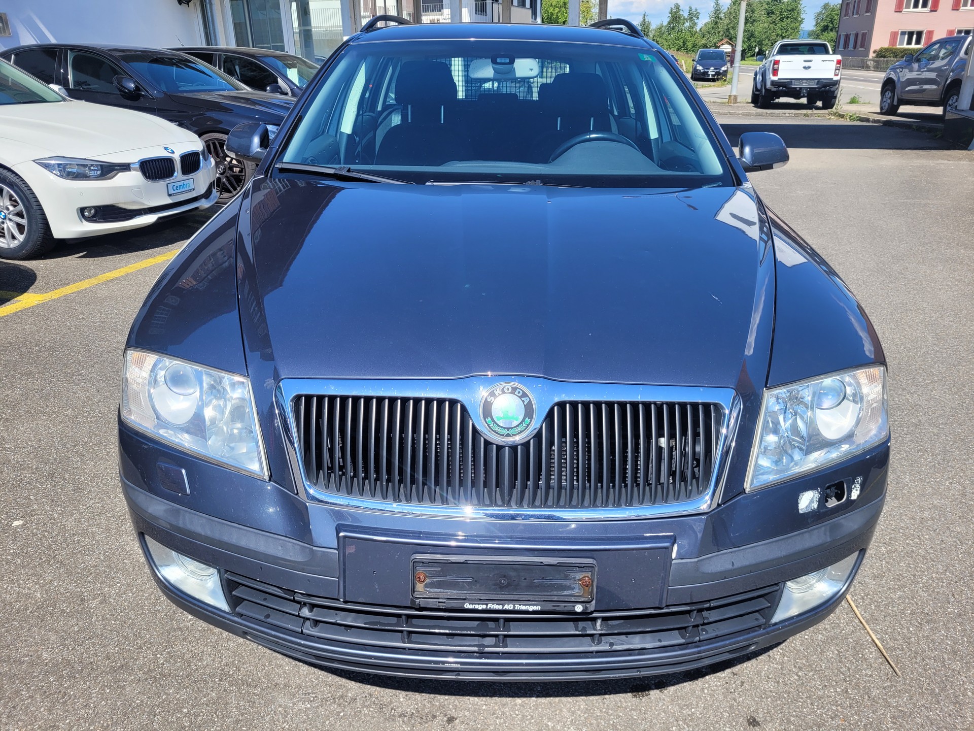 SKODA Octavia 2.0 FSI Elegance Tiptronic-image-1