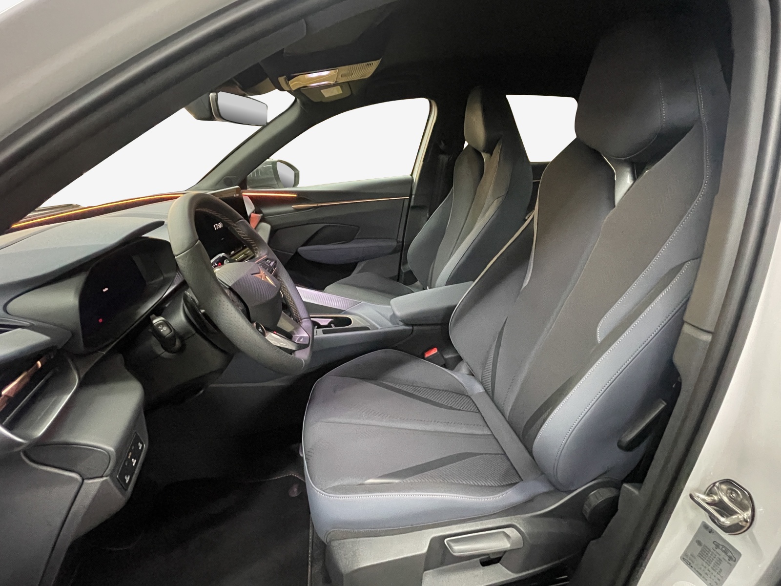 CUPRA Terramar 1.5 eHybrid DSG Business Edition-image-6