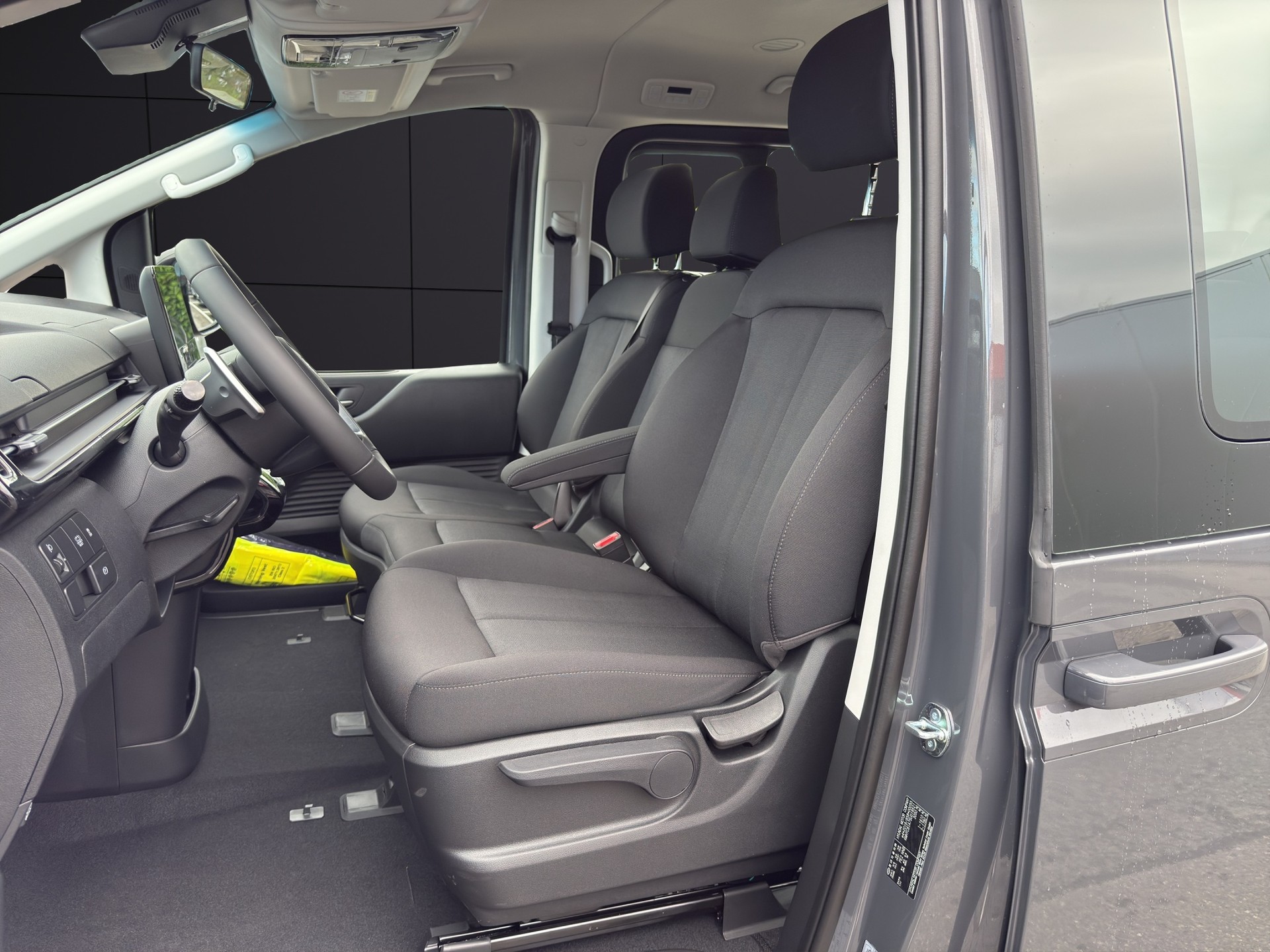 HYUNDAI Staria Wagon 1.6 T-GDi HEV Amplia A-image-14