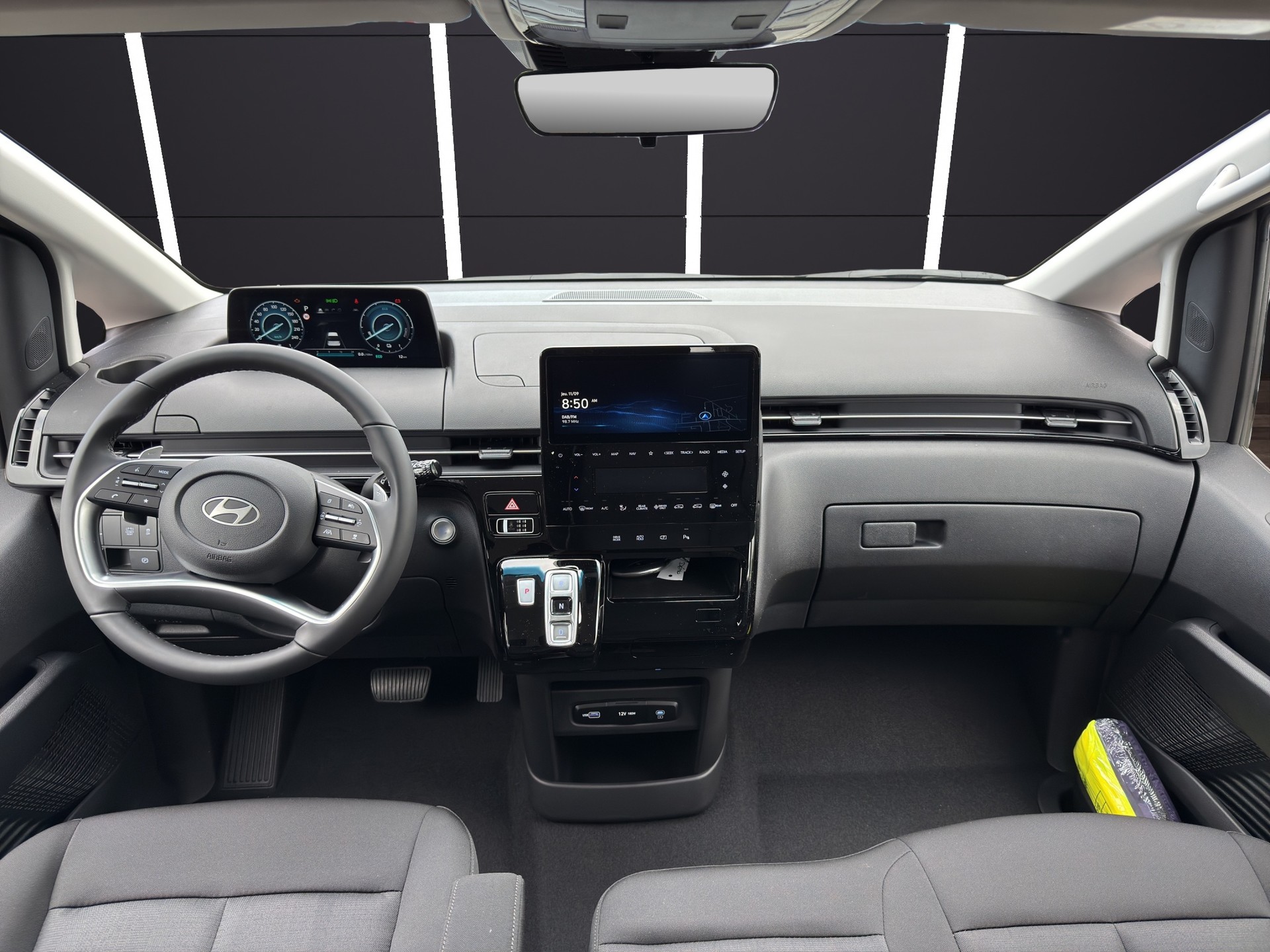 HYUNDAI Staria Wagon 1.6 T-GDi HEV Amplia A-image-8
