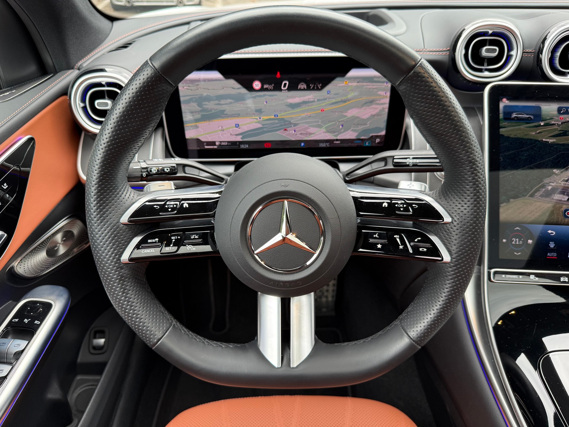 MERCEDES-BENZ GLC 220 d 4Matic 9G-Tronic AMG Line-image-5