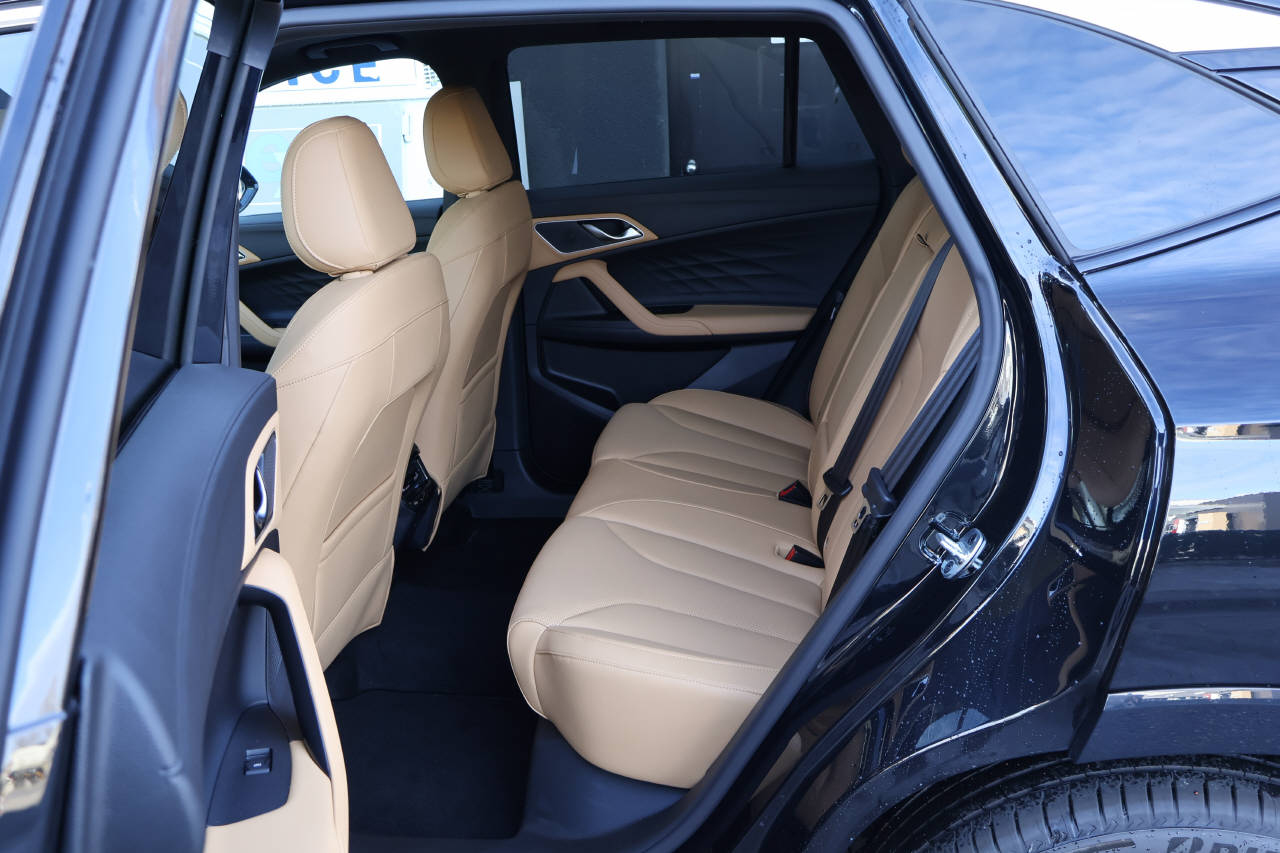 MG HS 1.5 Hybrid Luxury-image-14