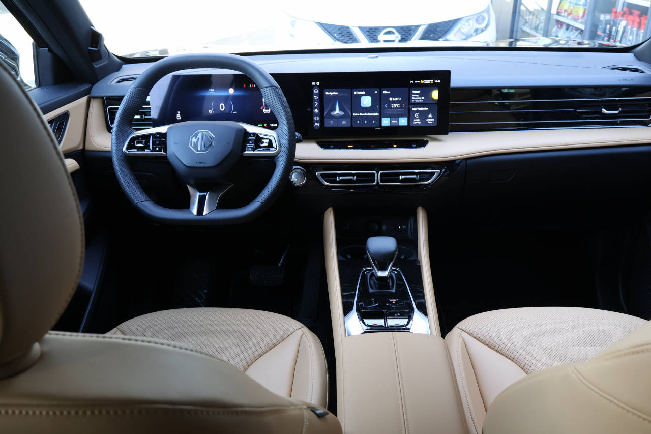 MG HS 1.5 Hybrid Luxury-image-11