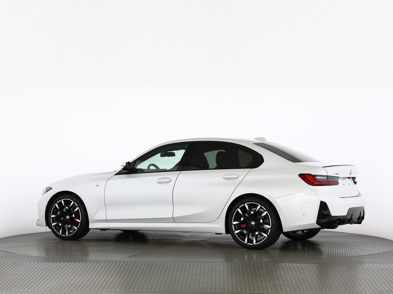 BMW 320 xDrive 48V d Steptronic M Sport Pro-image-5