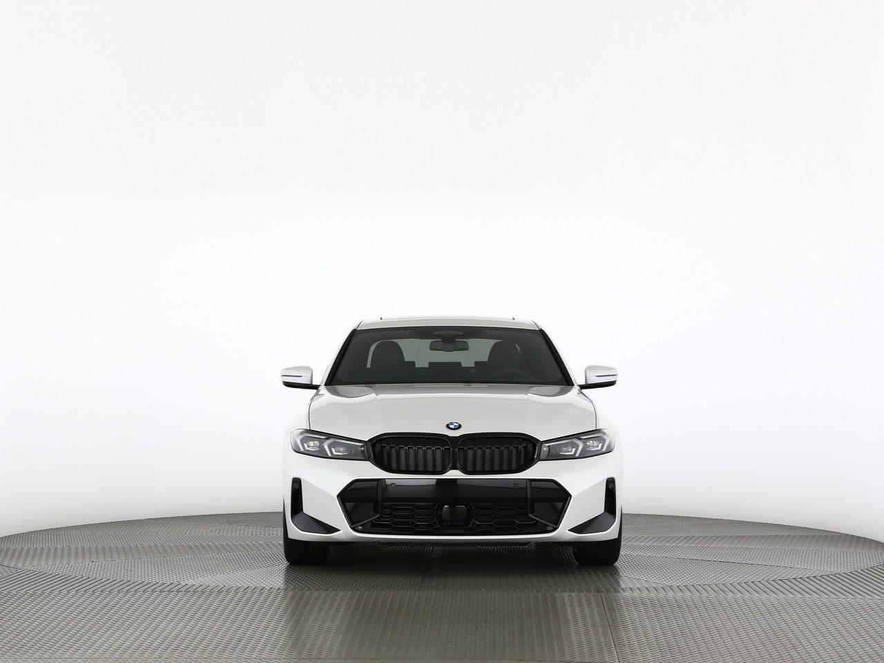 BMW 320 xDrive 48V d Steptronic M Sport Pro-image-13