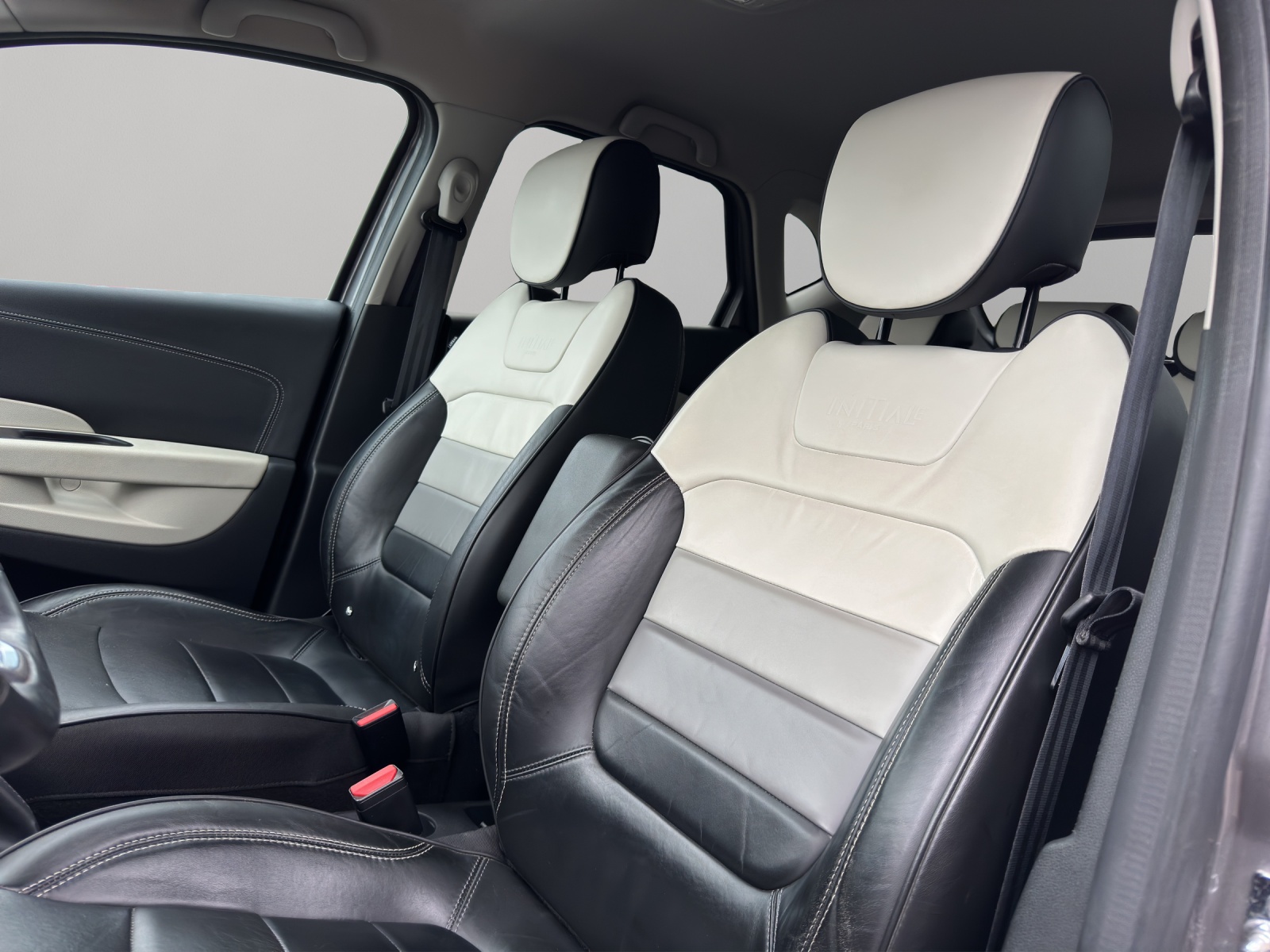 RENAULT Captur 1.3 T 16V Initiale Paris EDC-image-13