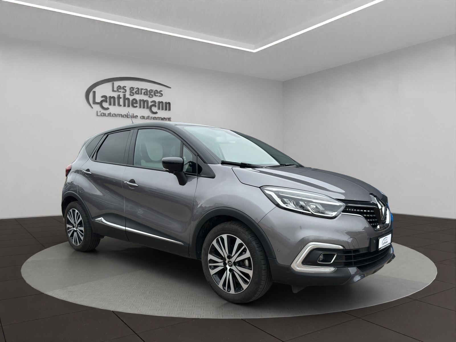 RENAULT Captur 1.3 T 16V Initiale Paris EDC-image-5