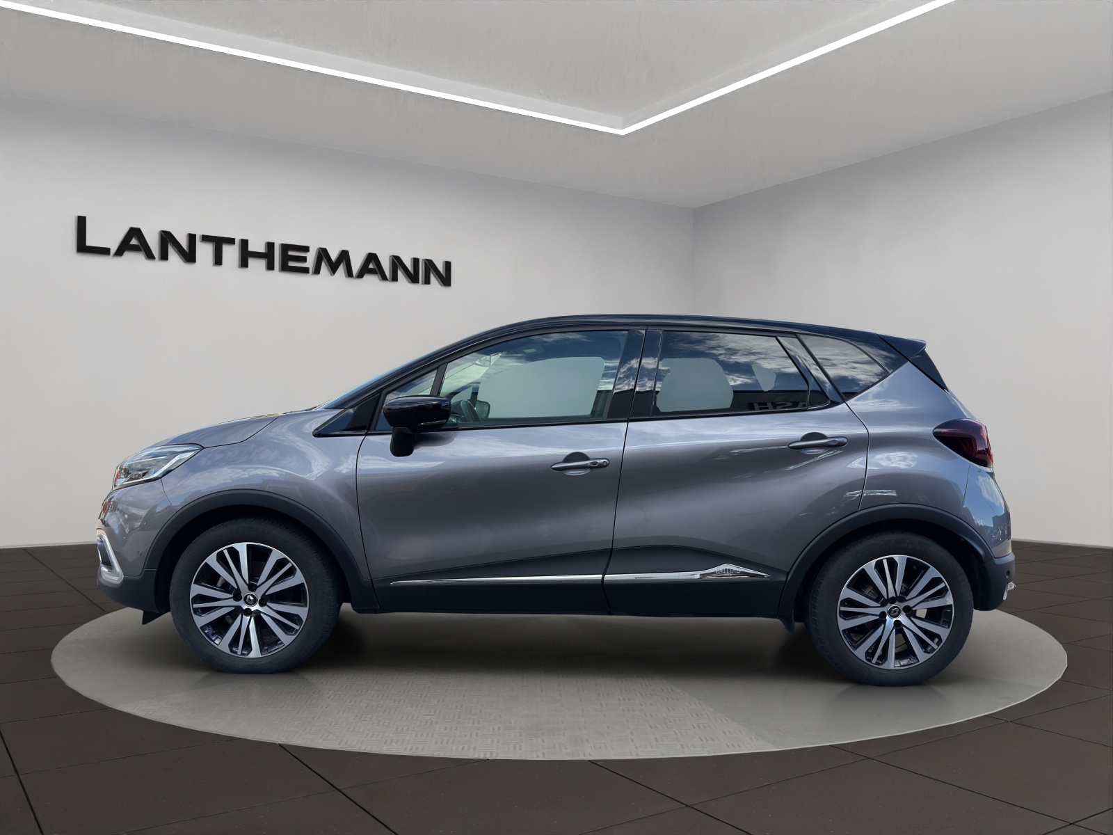 RENAULT Captur 1.3 T 16V Initiale Paris EDC-showroom-element-1
