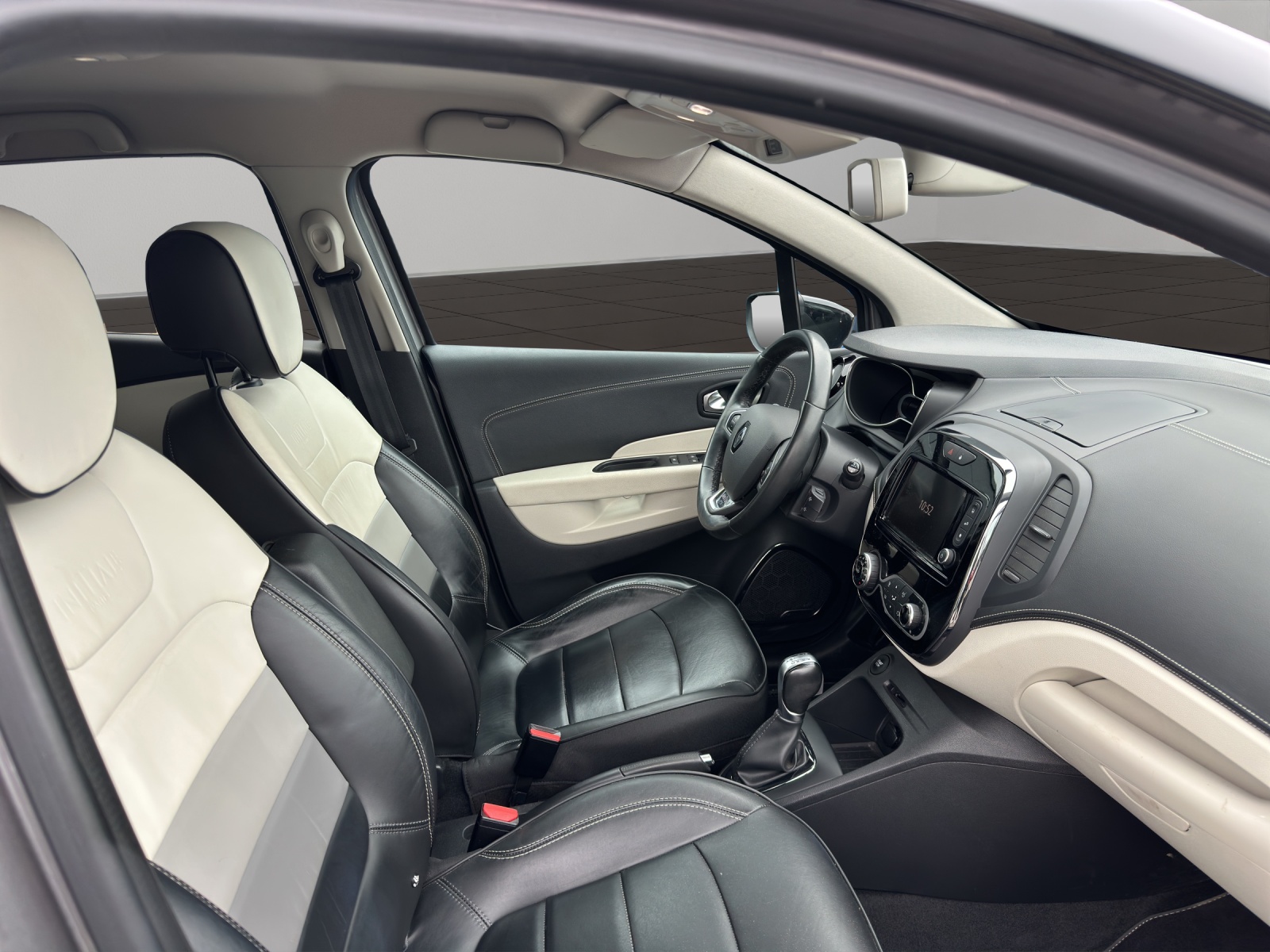 RENAULT Captur 1.3 T 16V Initiale Paris EDC-image-15