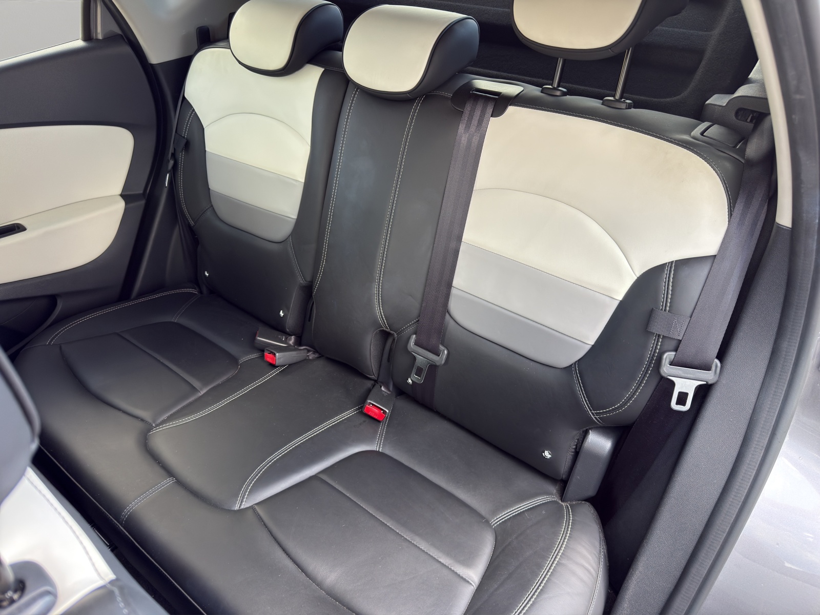RENAULT Captur 1.3 T 16V Initiale Paris EDC-image-15