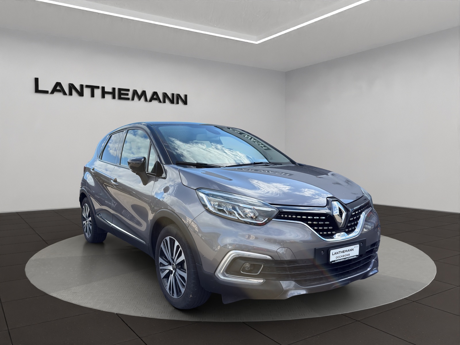 RENAULT Captur 1.3 T 16V Initiale Paris EDC-image-5