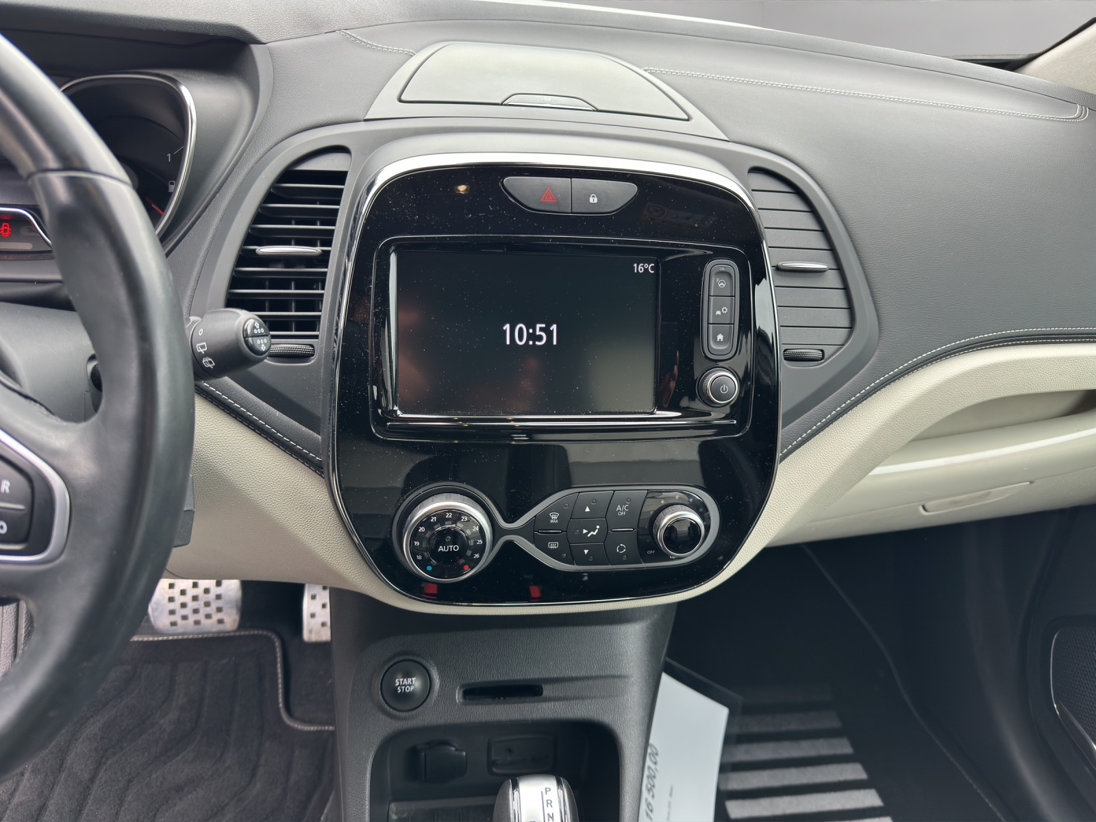 RENAULT Captur 1.3 T 16V Initiale Paris EDC-image-11