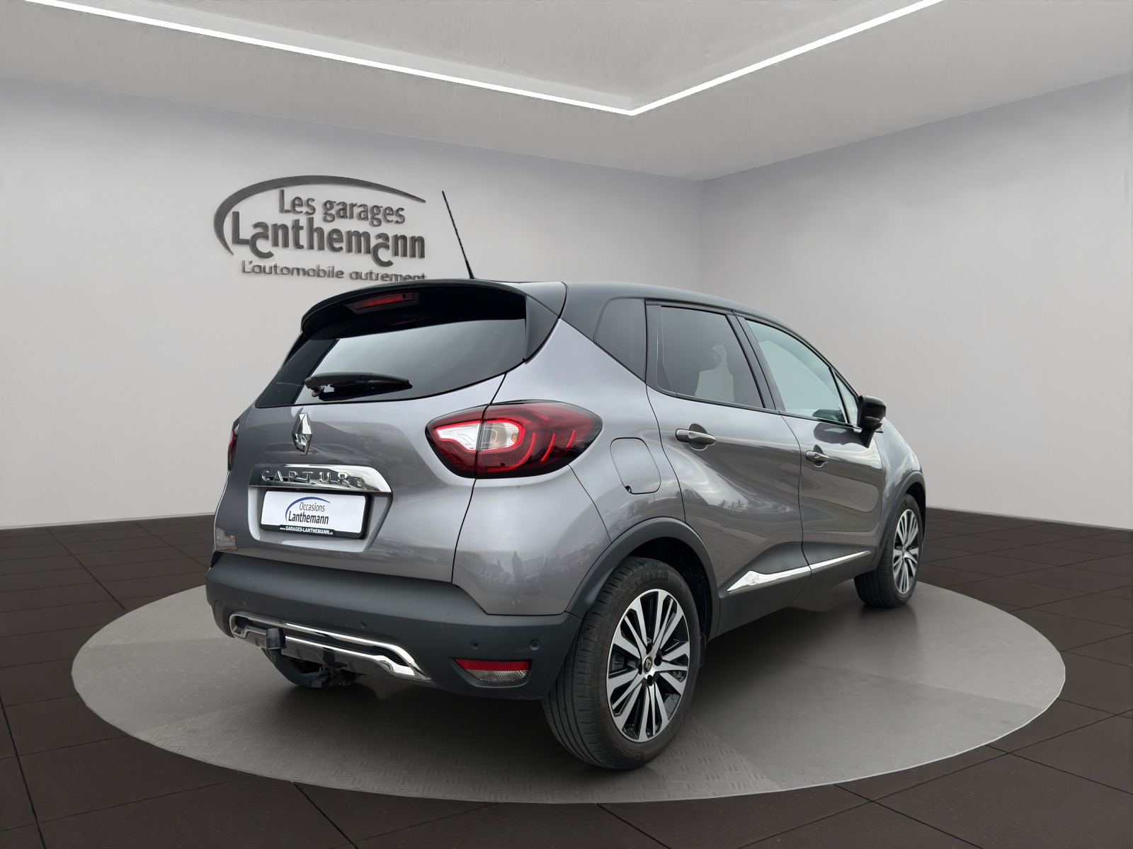 RENAULT Captur 1.3 T 16V Initiale Paris EDC-image-4