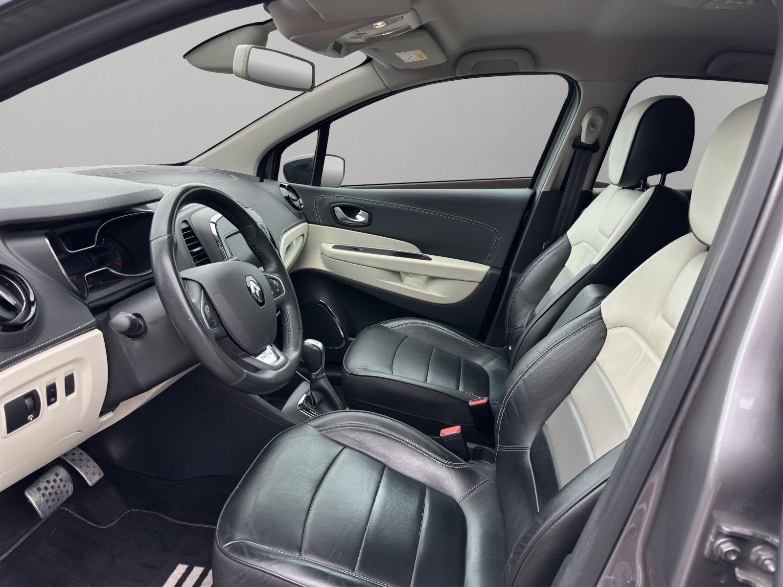 RENAULT Captur 1.3 T 16V Initiale Paris EDC-image-8