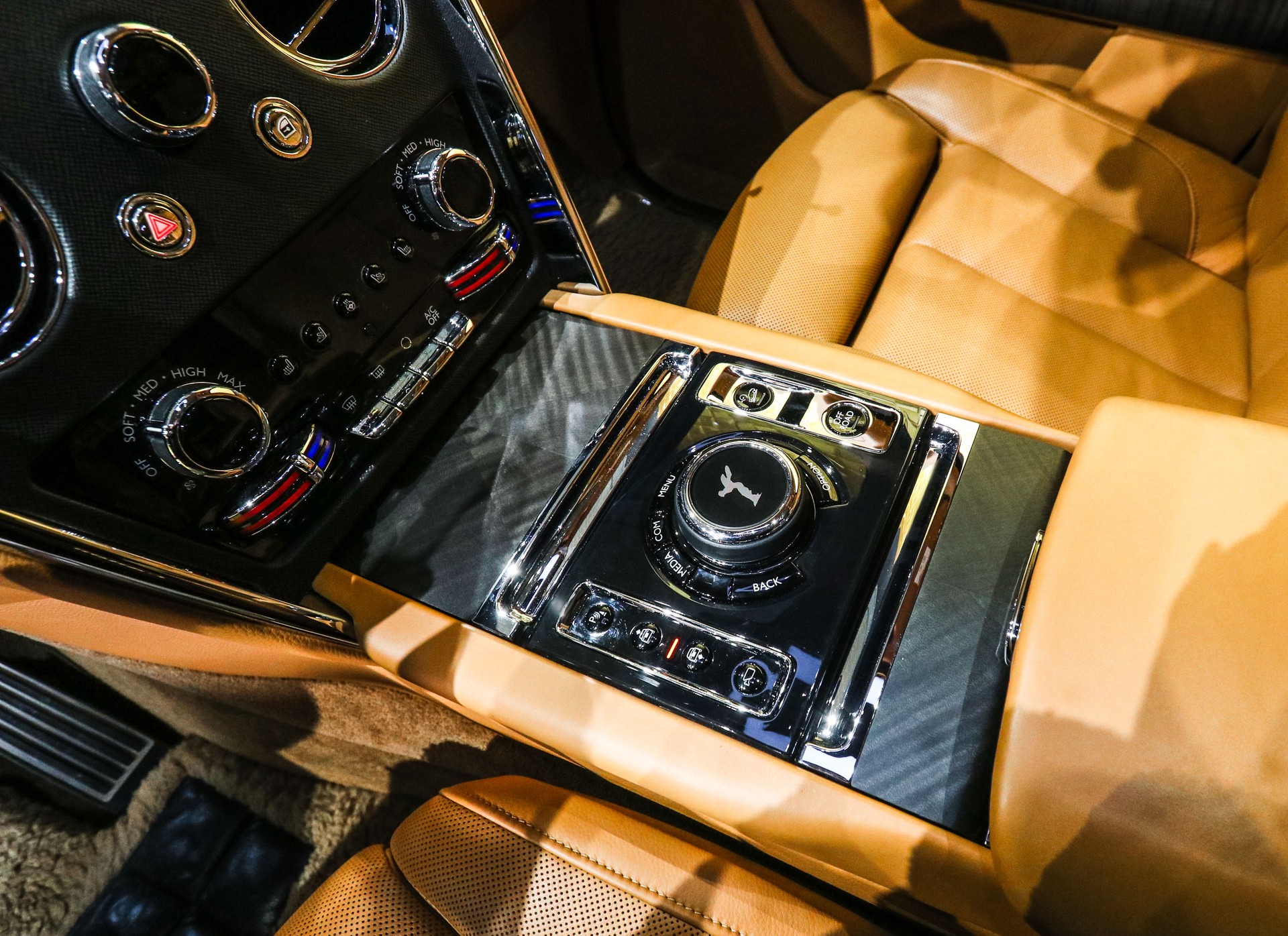 ROLLS-ROYCE Cullinan 6.7 V12-image-26