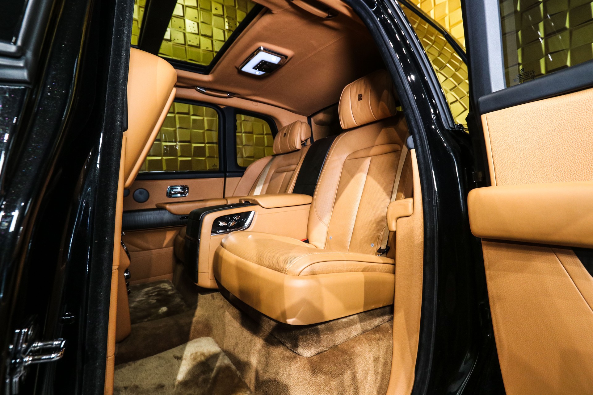 ROLLS-ROYCE Cullinan 6.7 V12-image-18