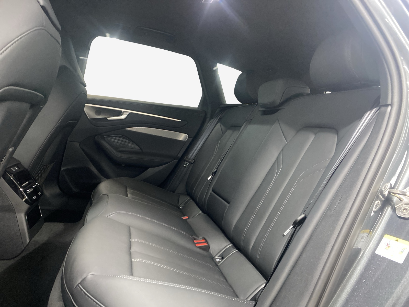 AUDI A6 Avant TDI quattro 150 kW S tronic-image-11