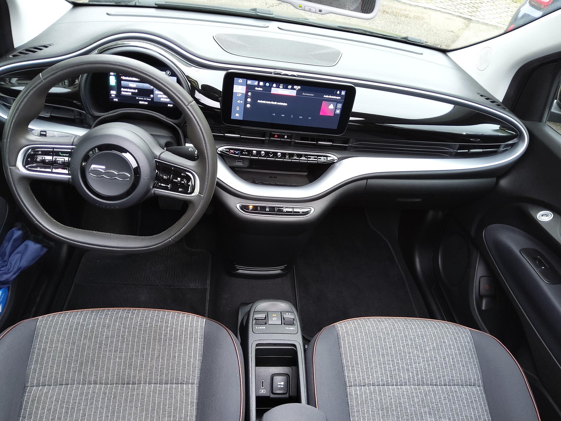 FIAT 500 Cabrio electric 87 kW Icon-image-9