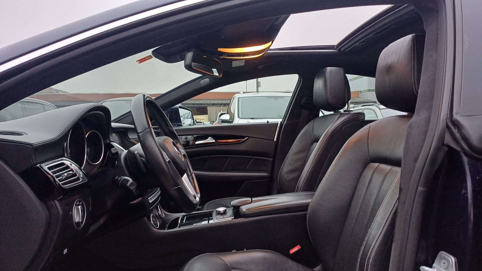 MERCEDES-BENZ CLS 500 4Matic 7G-Tronic-image-7