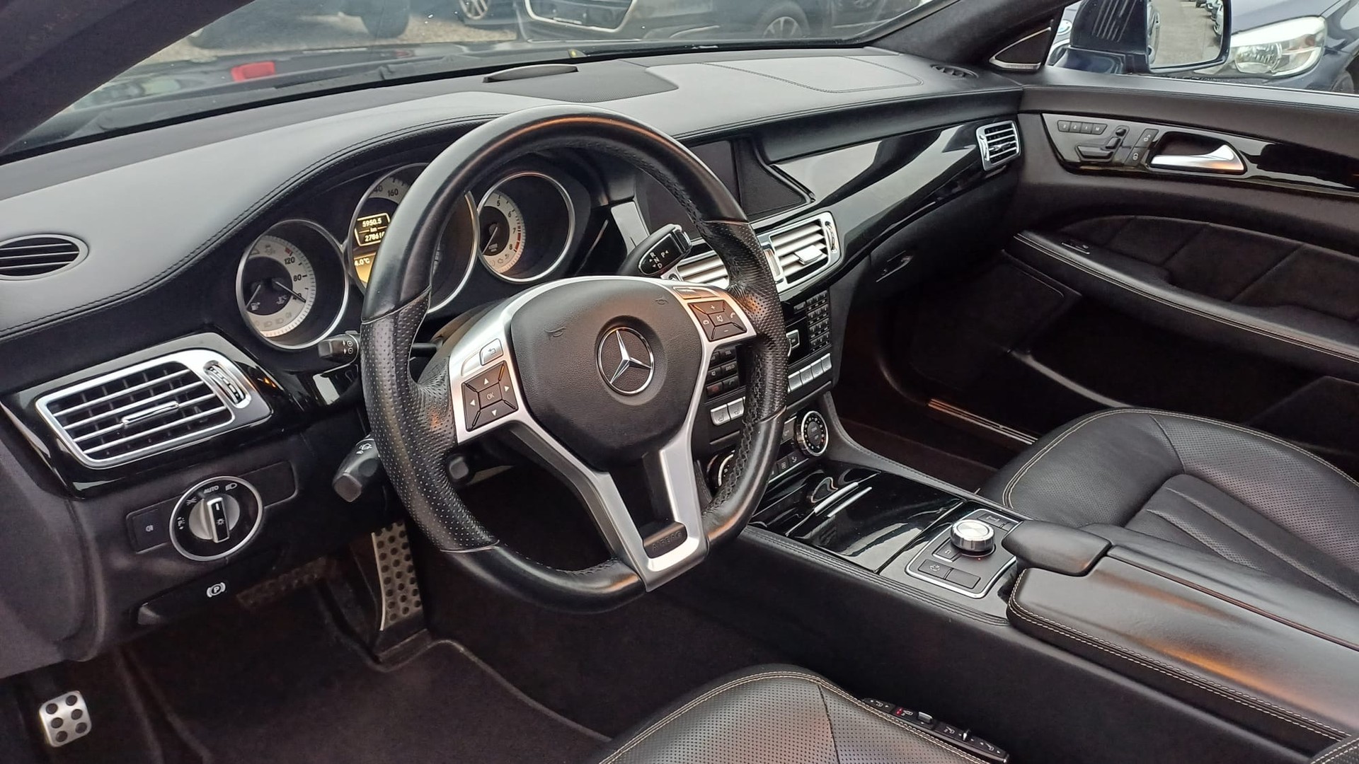 MERCEDES-BENZ CLS 500 4Matic 7G-Tronic-image-8