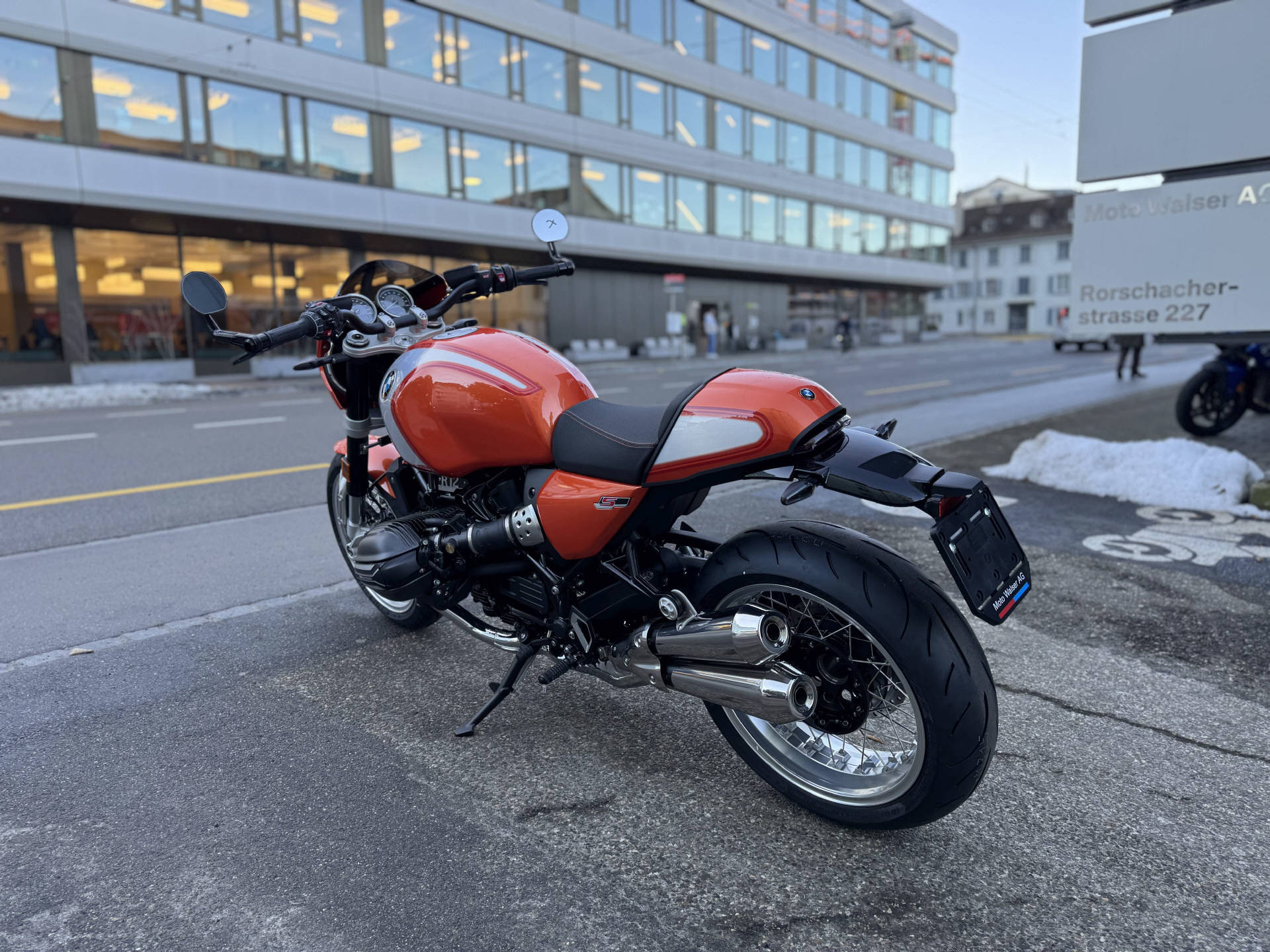 BMW R 12 nineT-showroom-element-2