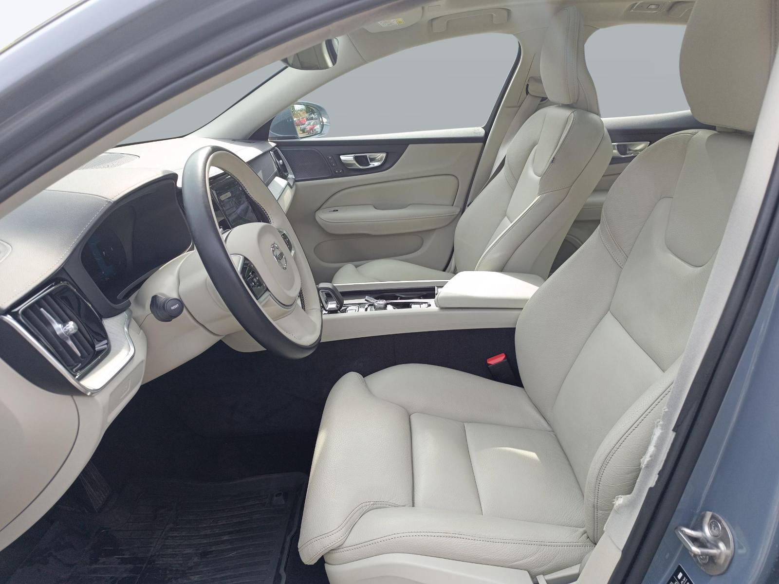 VOLVO S60 2.0 B5 MH Ultimate Bright AWD-image-12