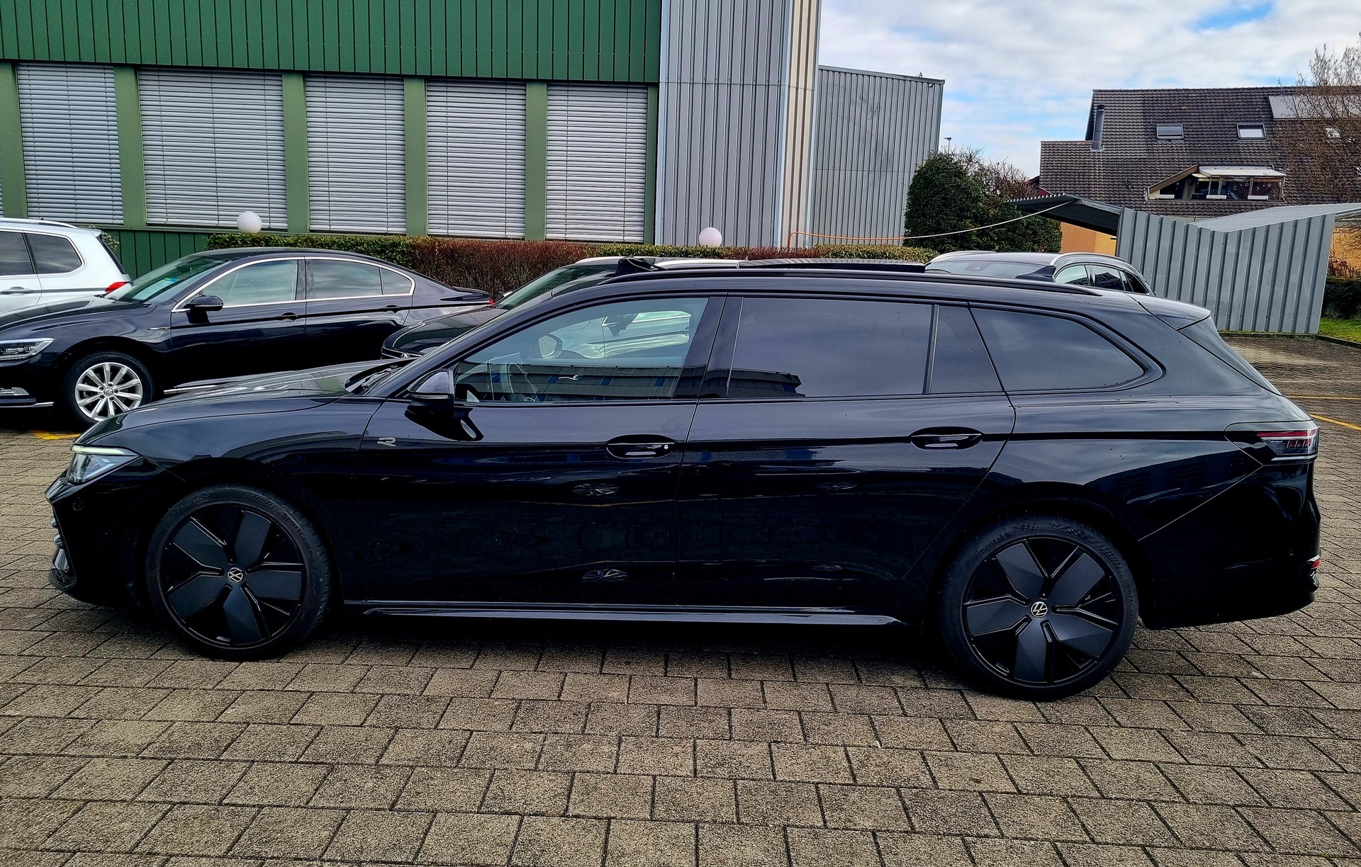 VW Passat New Model 2.0 TDI 2x R-Line 4 Motion DSG-image-2