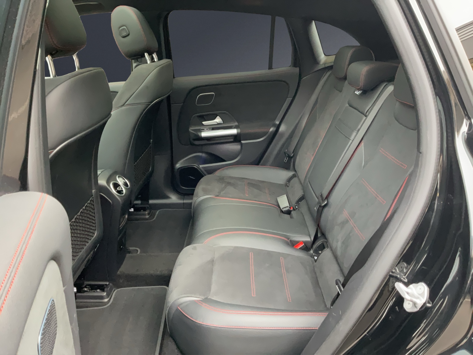 MERCEDES-BENZ EQA 250 AMG Line AMG Line-image-11