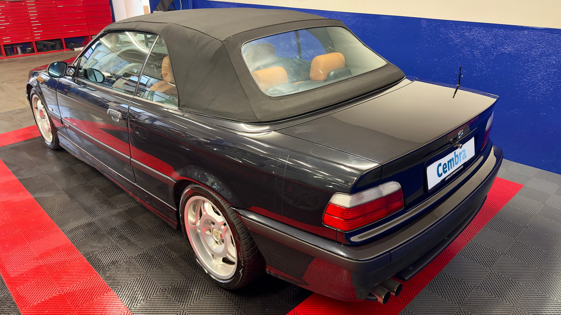 BMW M3 Cabrio-image-2