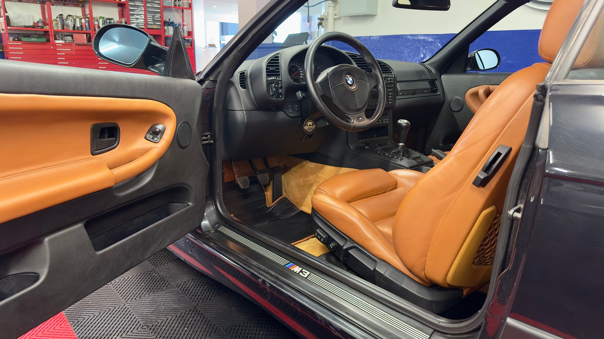 BMW M3 Cabrio-image-5