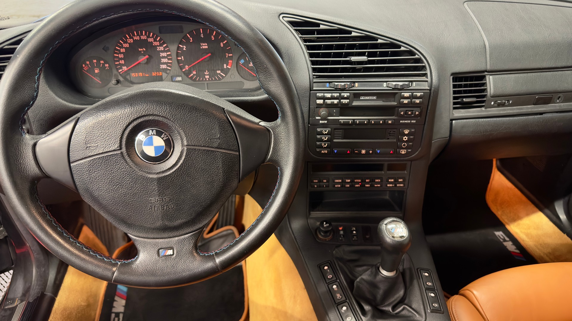 BMW M3 Cabrio-image-7