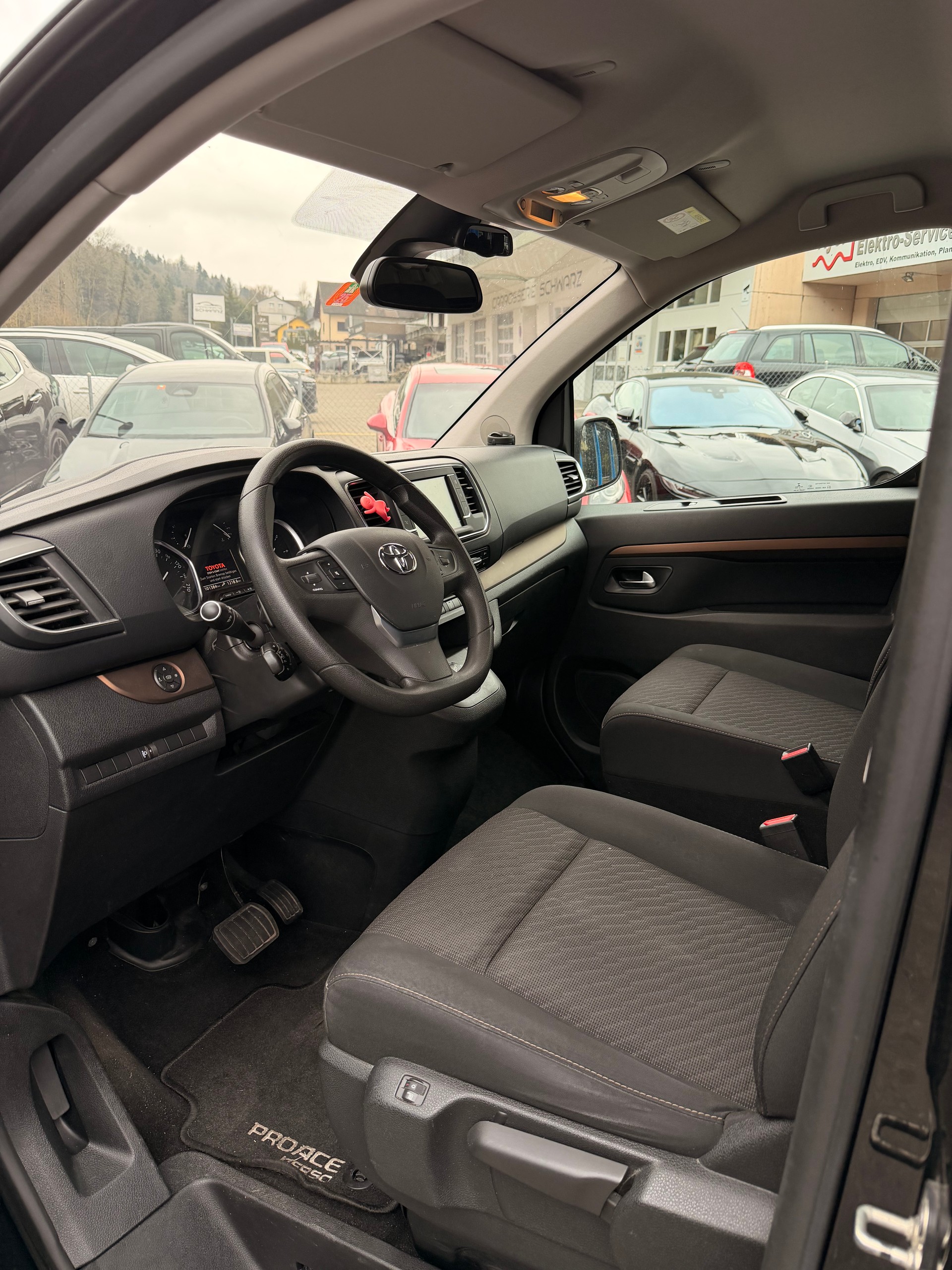 TOYOTA Proace Verso 2.0 D-4D Family L1 Automatic-image-8