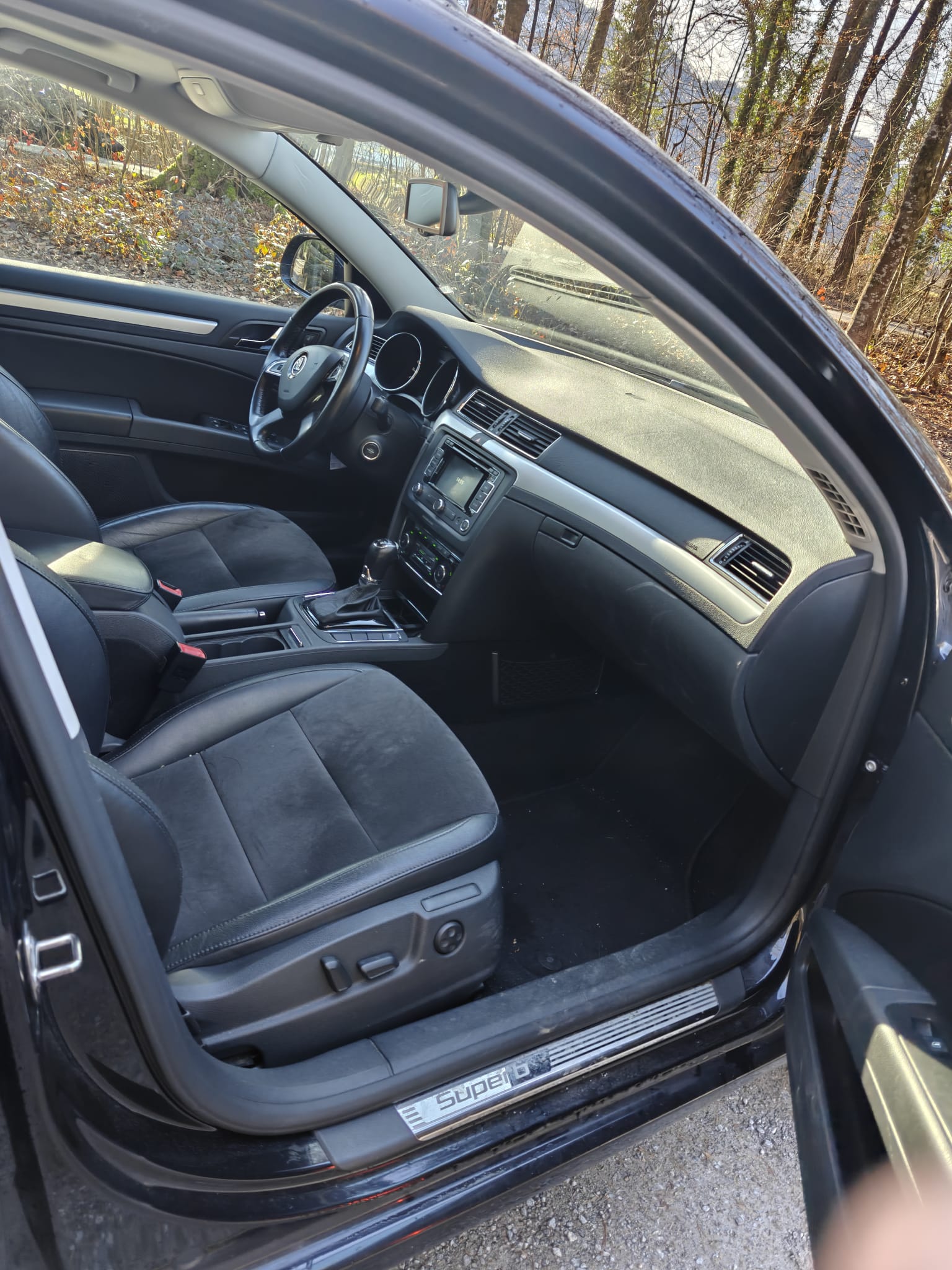 SKODA Superb Combi 2.0 TDi Ambition 4x4 DSG-image-4