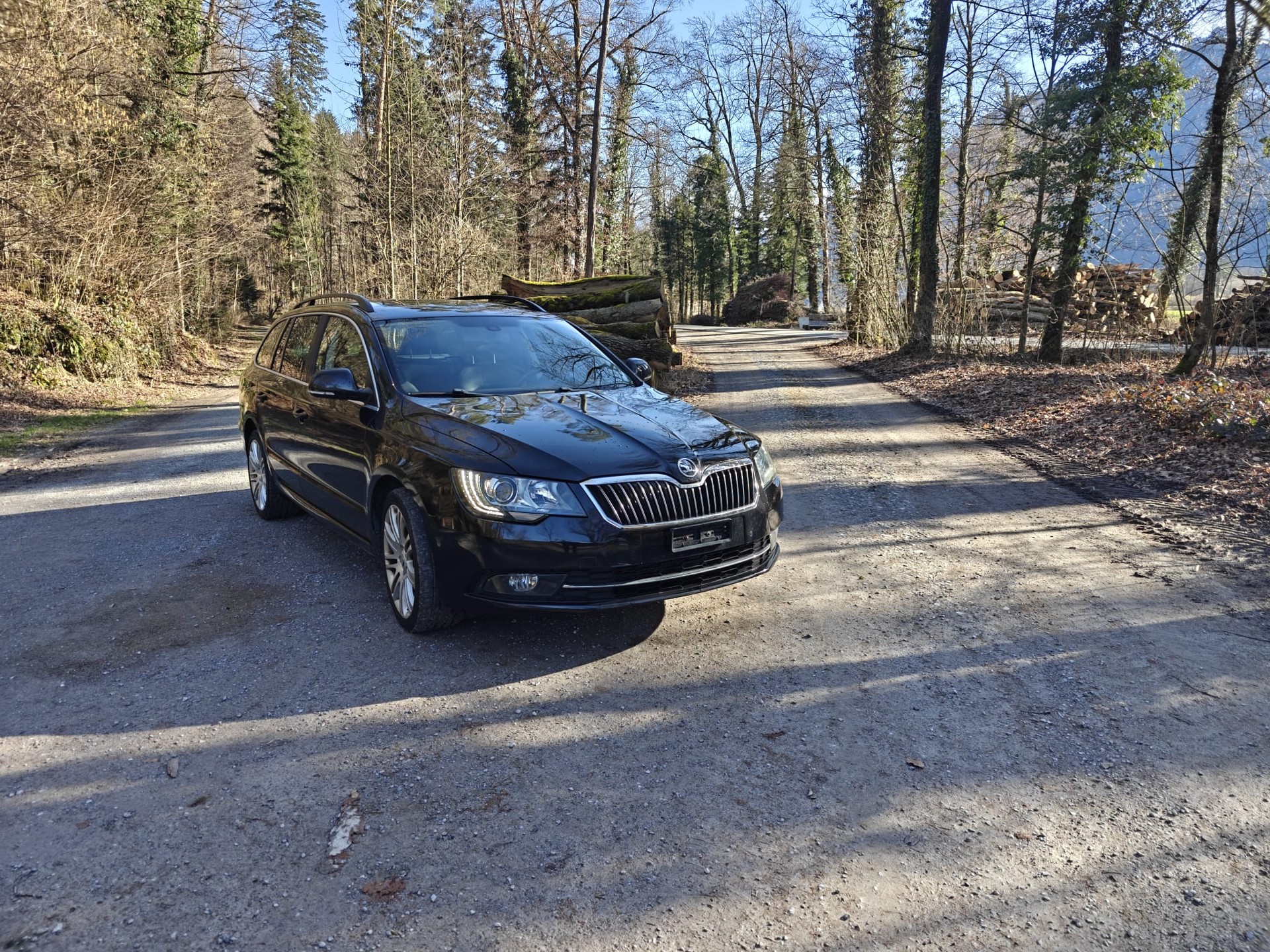 SKODA Superb Combi 2.0 TDi Ambition 4x4 DSG-image-0