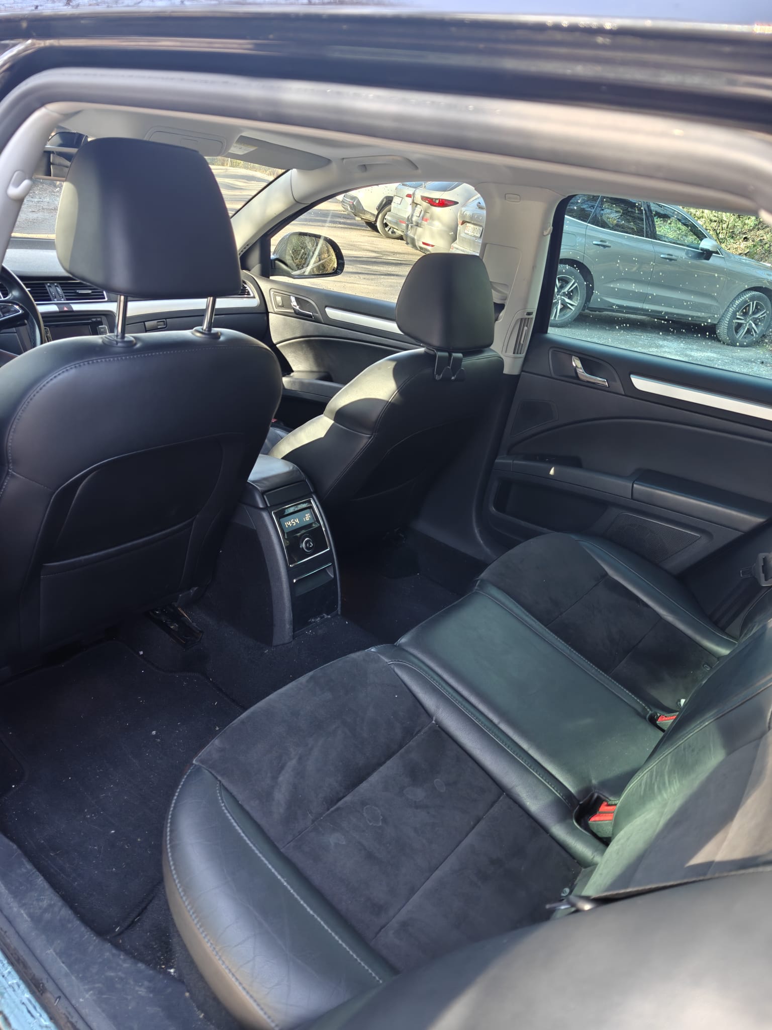 SKODA Superb Combi 2.0 TDi Ambition 4x4 DSG-image-5