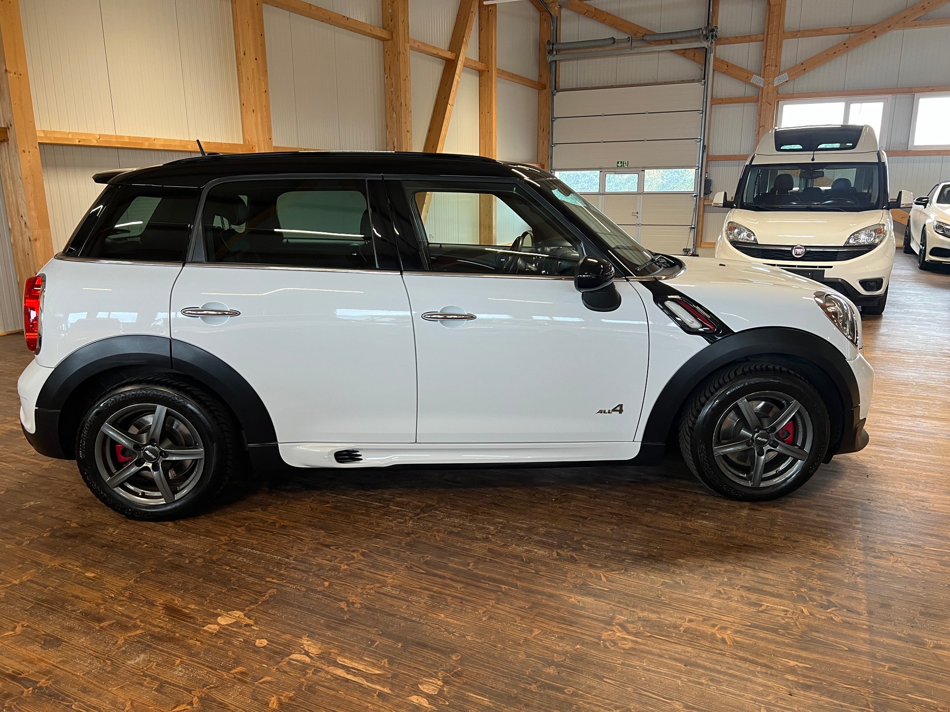 MINI Countryman John Cooper Works ALL4 Snowhill Stept.-image-3