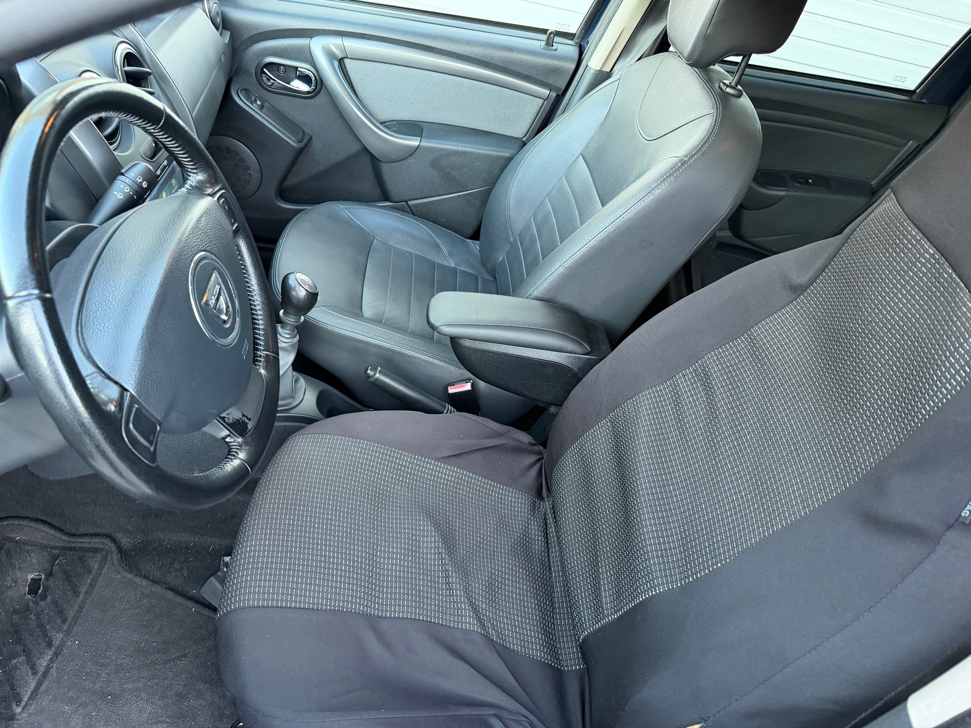 DACIA Duster 1.2 T Privilège 4x4-image-7