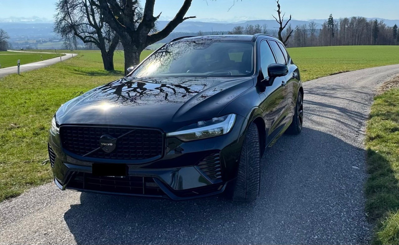 VOLVO XC60 T8 eAWD PluginHybrid Black Edition Geartronic-image-0