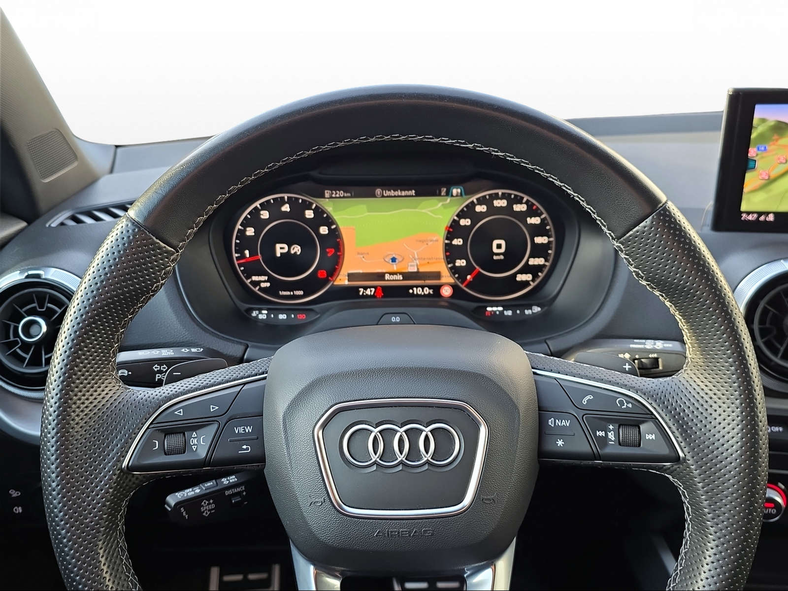 AUDI Q2 35 TFSI S line S-tronic-image-4