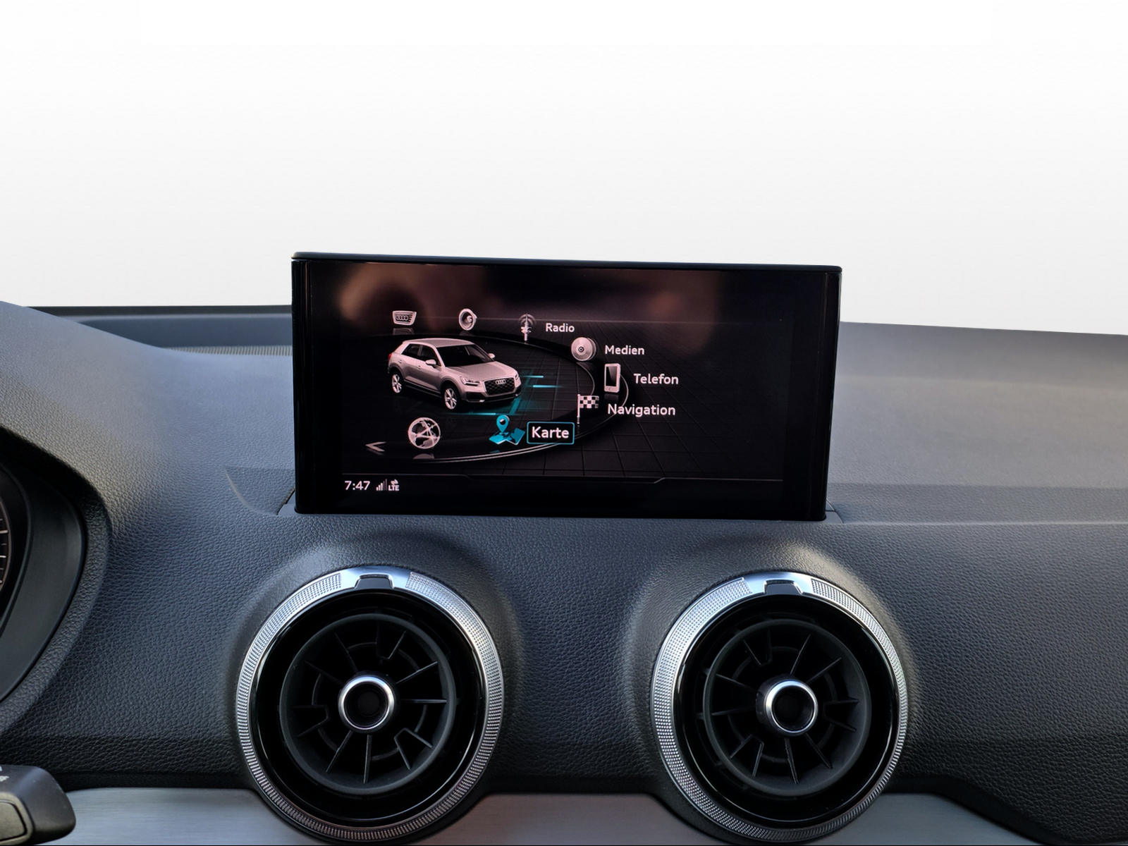 AUDI Q2 35 TFSI S line S-tronic-image-8