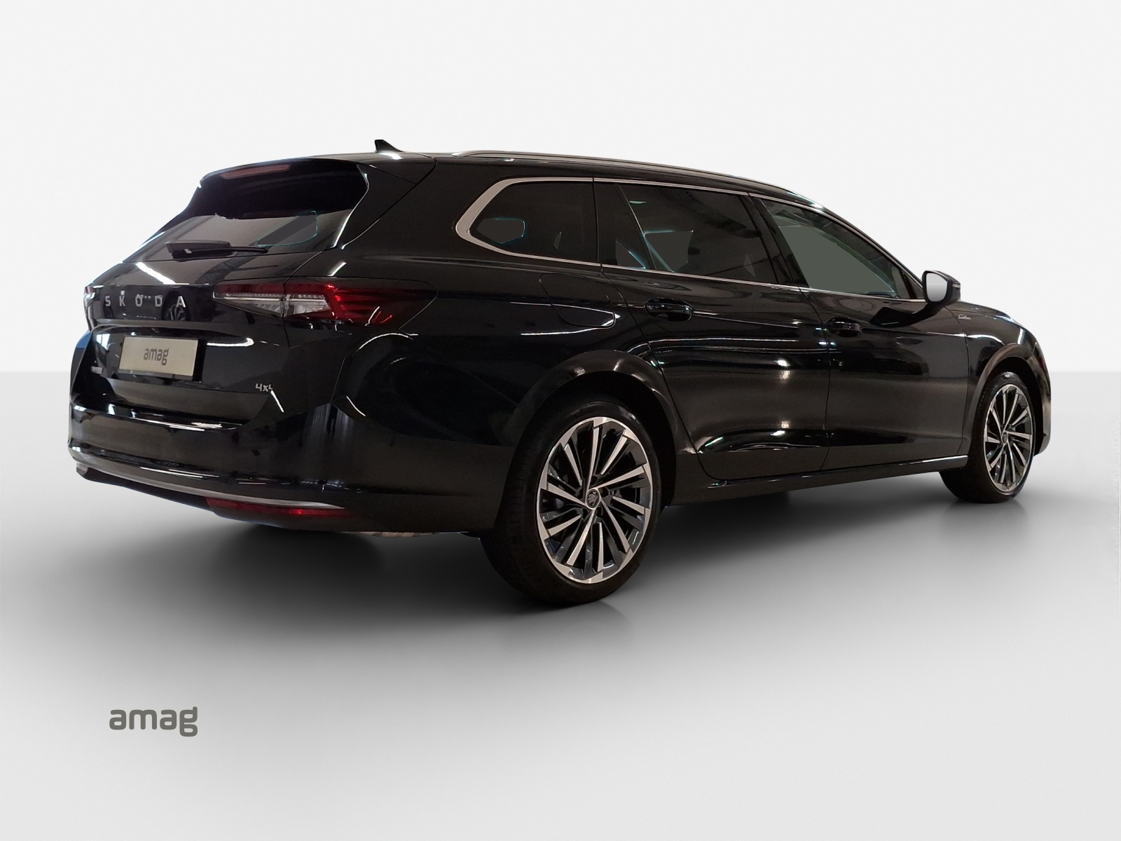 SKODA Superb Combi 2.0 TSI L&K 4x4 DSG-image-4