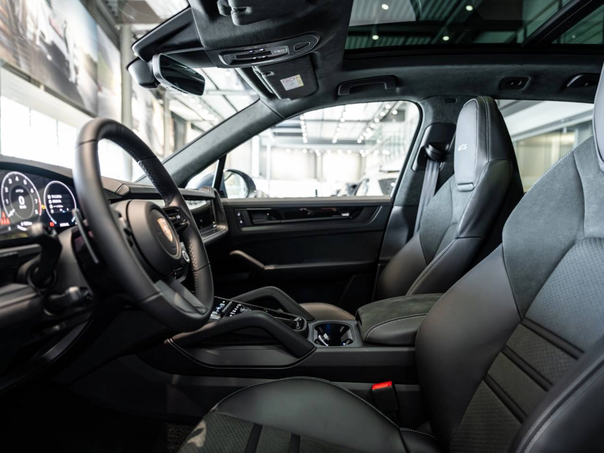 PORSCHE Cayenne GTS-image-3