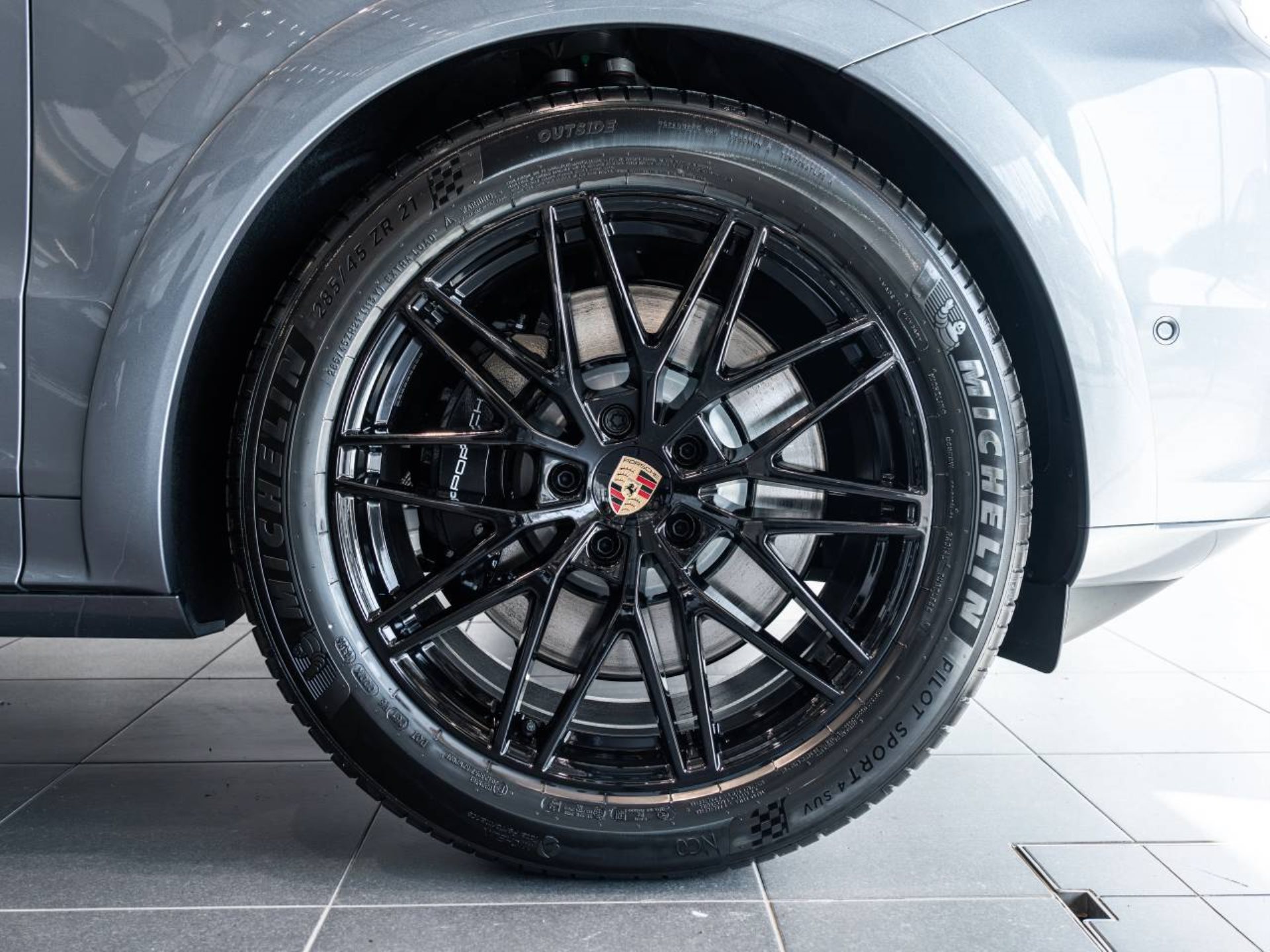 PORSCHE Cayenne GTS-image-30