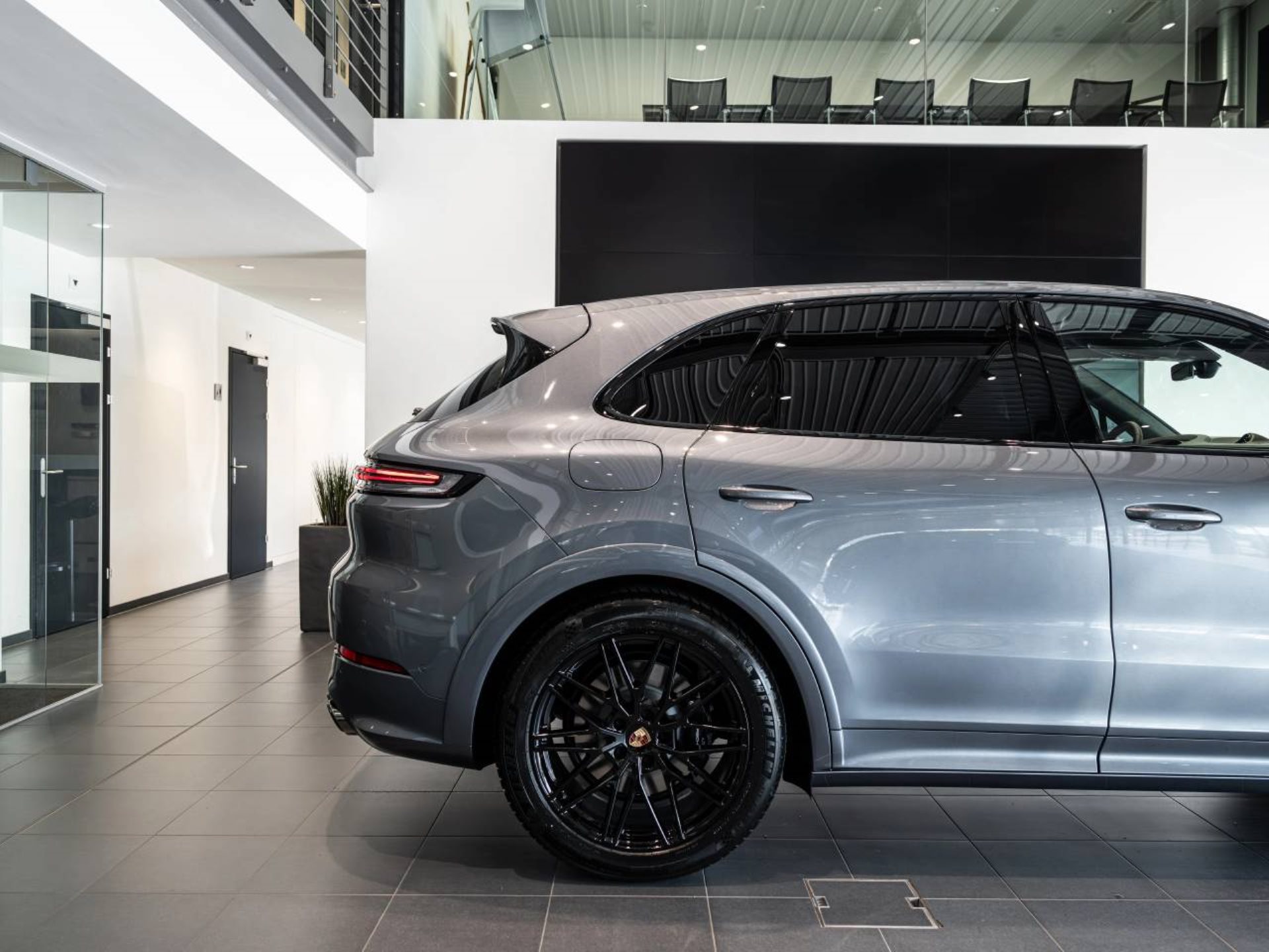 PORSCHE Cayenne GTS-image-11