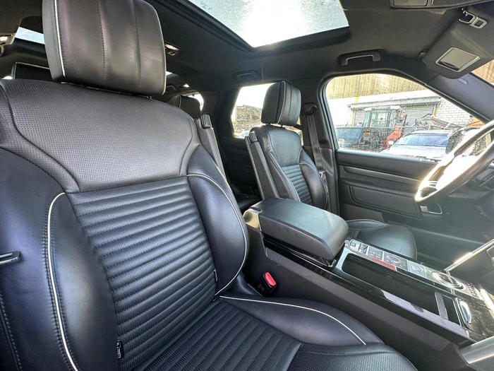 LAND ROVER Discovery 3.0 Si6 HSE Automatic-image-9