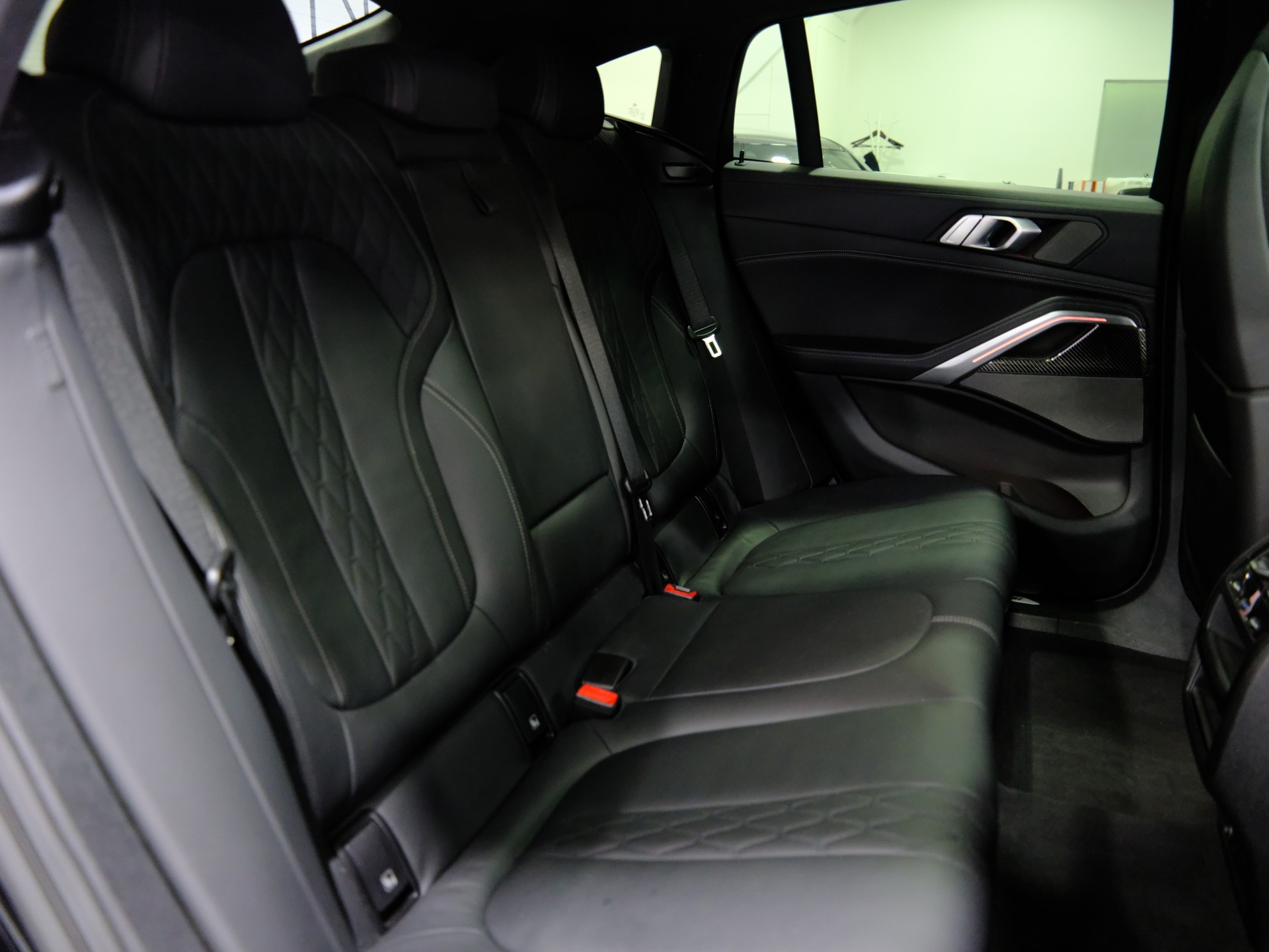 BMW X6 xDrive 48V 40d Steptronic M Sport-image-16