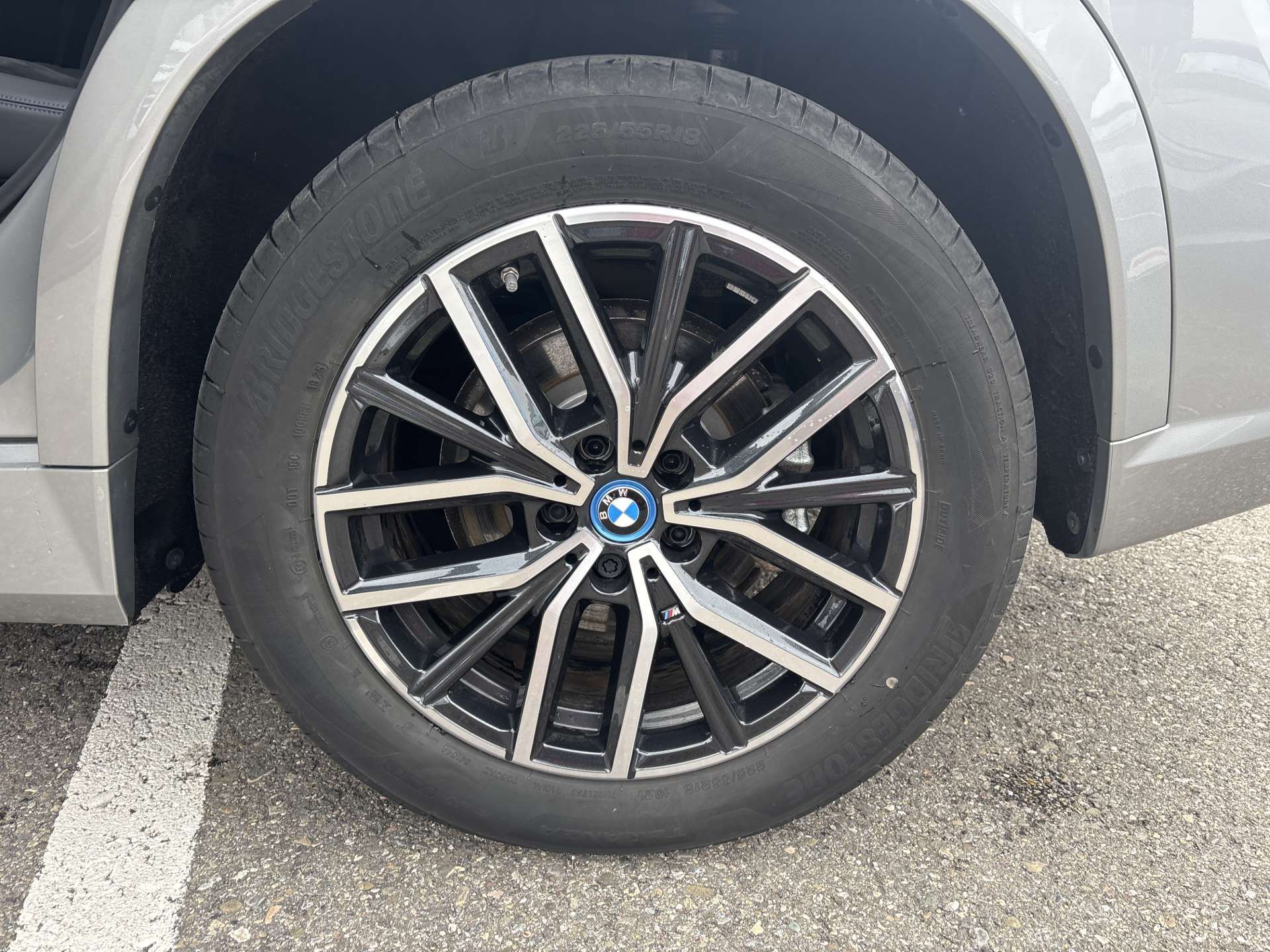 BMW iX1 xDrive 30 M Sport 306PS Automat-image-8