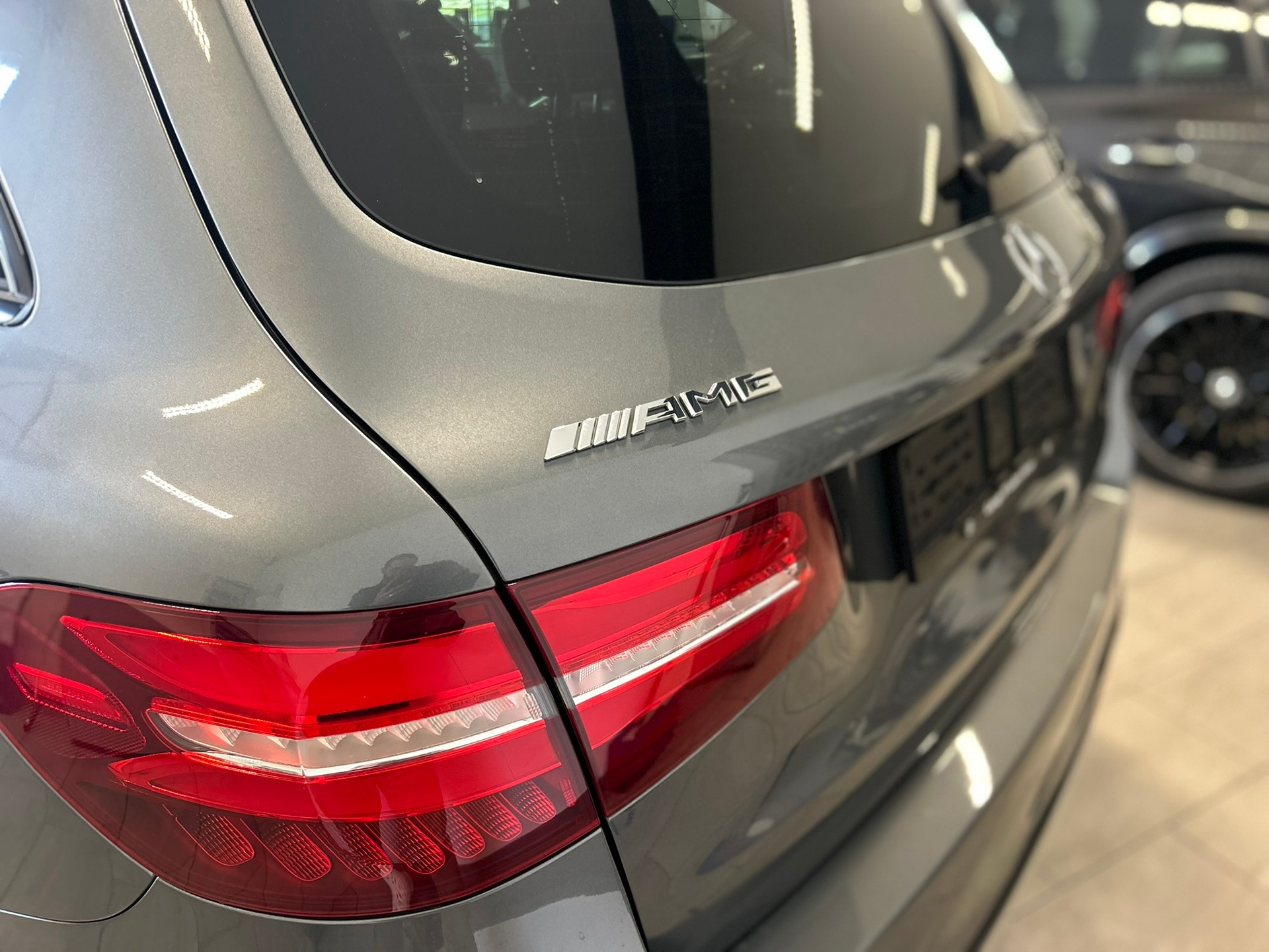MERCEDES-BENZ GLC 43 AMG 4Matic 9G-Tronic-image-5