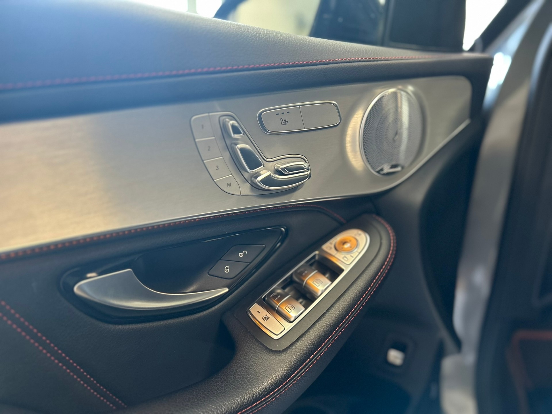 MERCEDES-BENZ GLC 43 AMG 4Matic 9G-Tronic-image-21