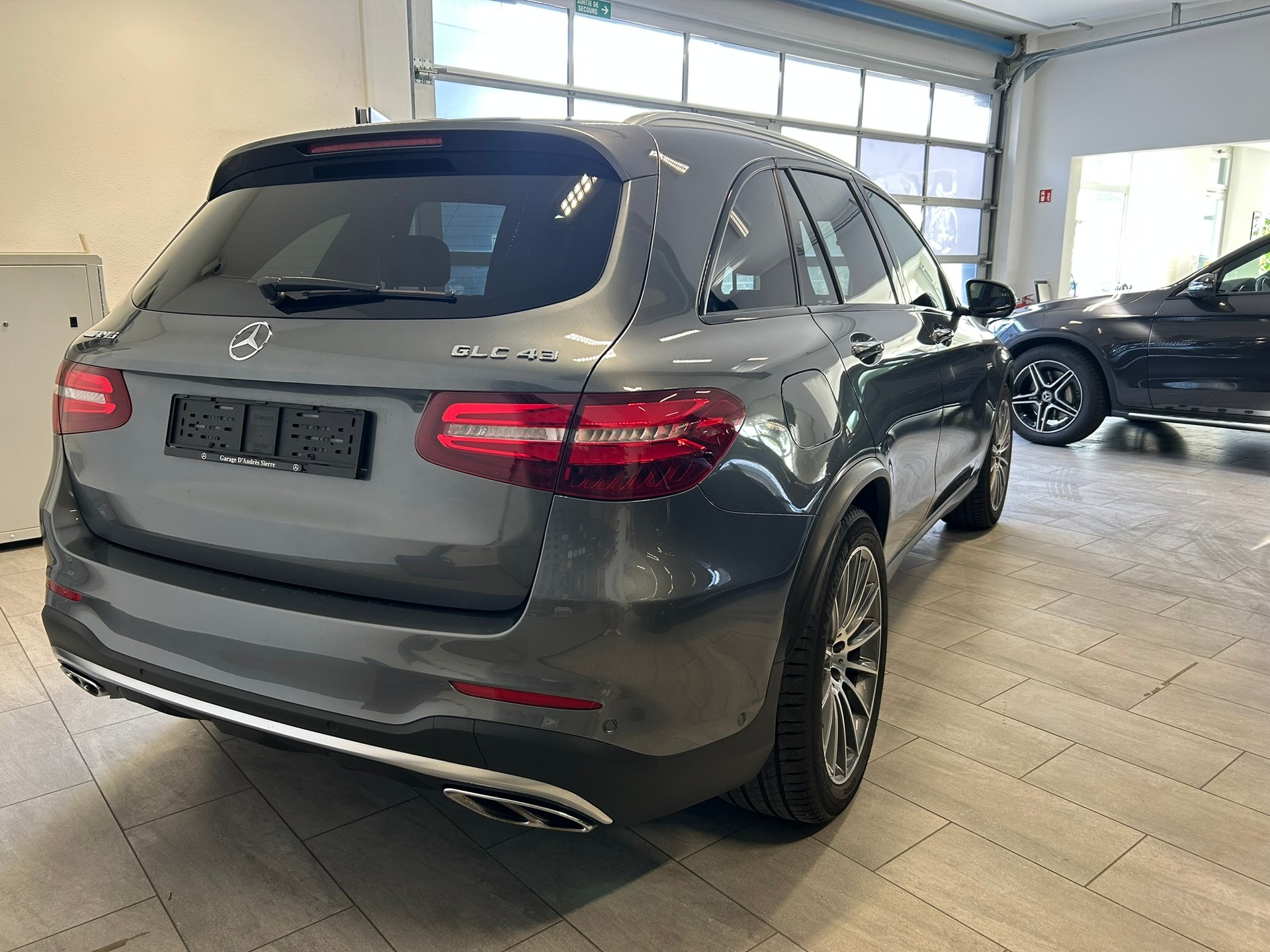MERCEDES-BENZ GLC 43 AMG 4Matic 9G-Tronic-image-4
